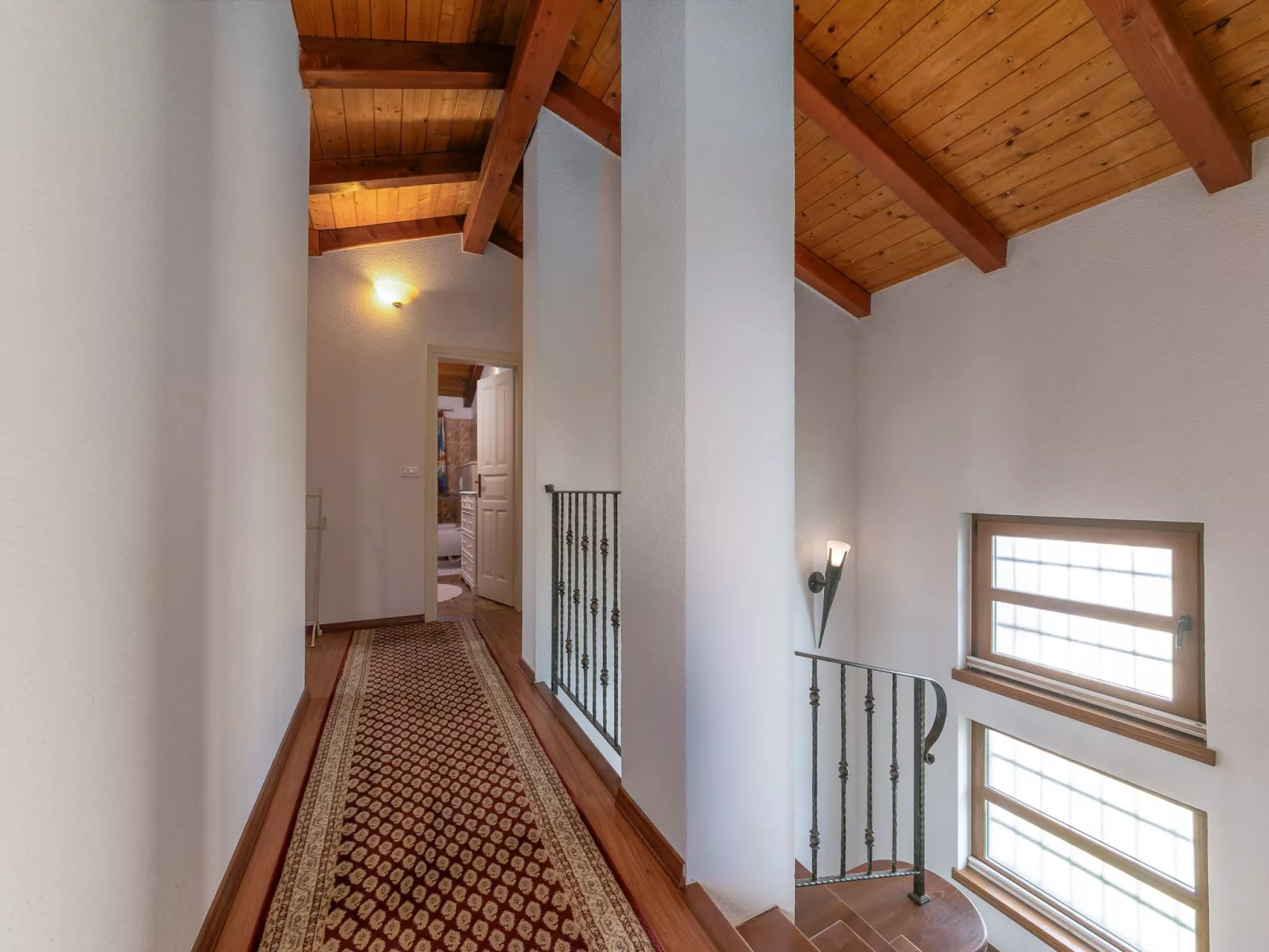 Villa Shirin-Drinnen