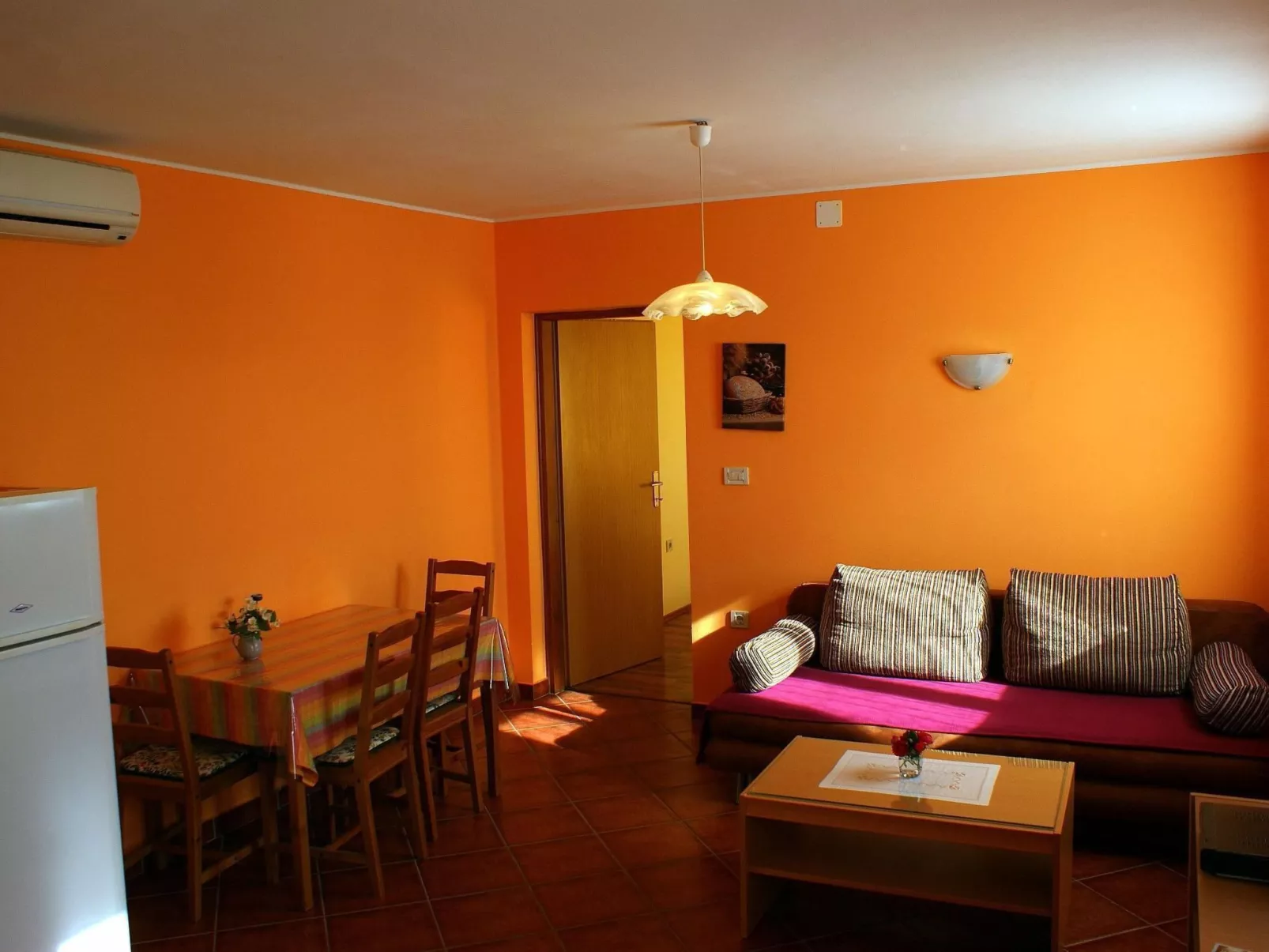 Charmantes Ferienhaus in Bartići mit Terrasse-Image-tags.info