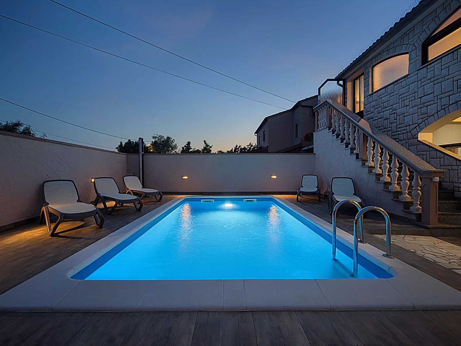 Villa mit Garten, Grill und Terrasse-Dehors