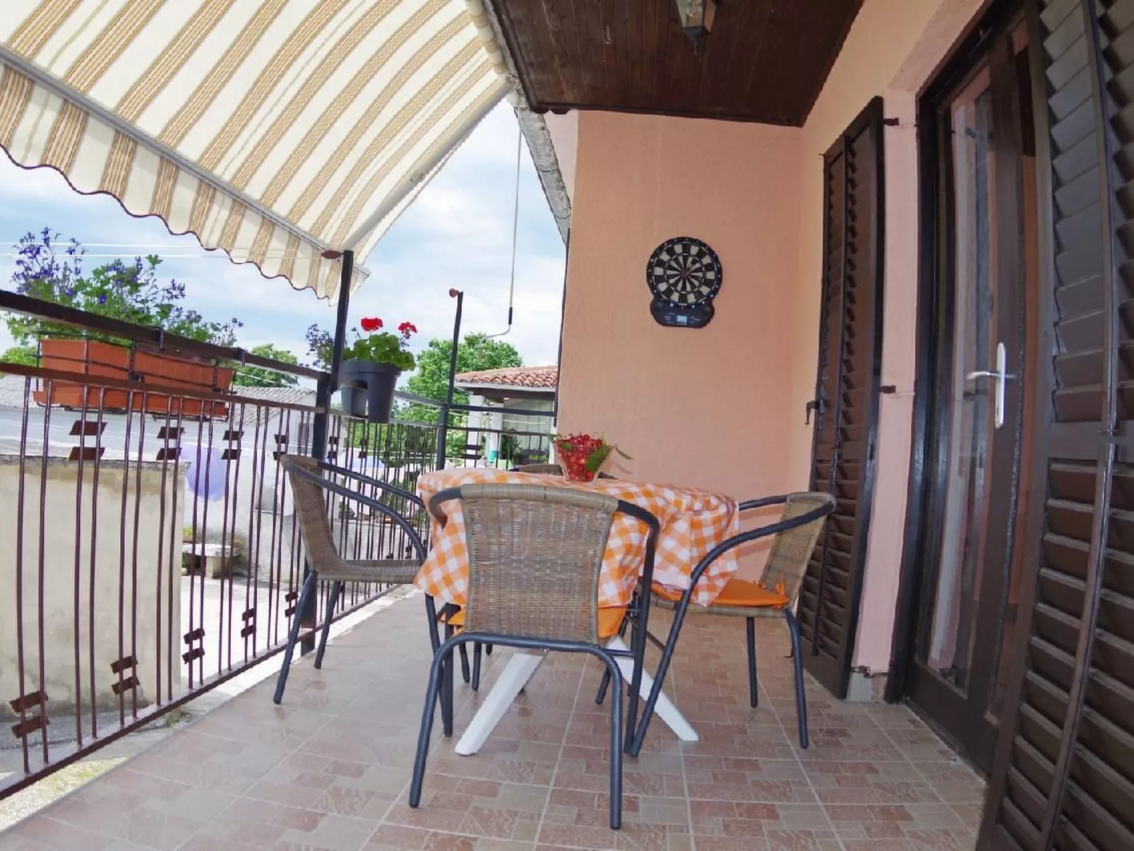 Im Dorf Peresiji-Dehors