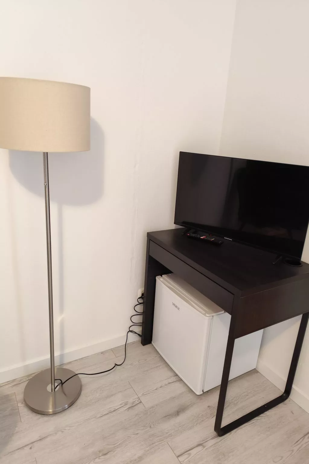 "Valentino" mit Blick auf das Wasser-Inside