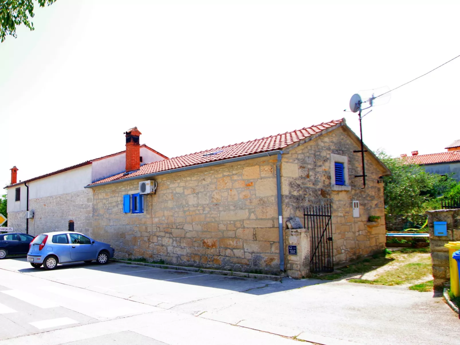 Mit privatem Schwimmbad-Dehors