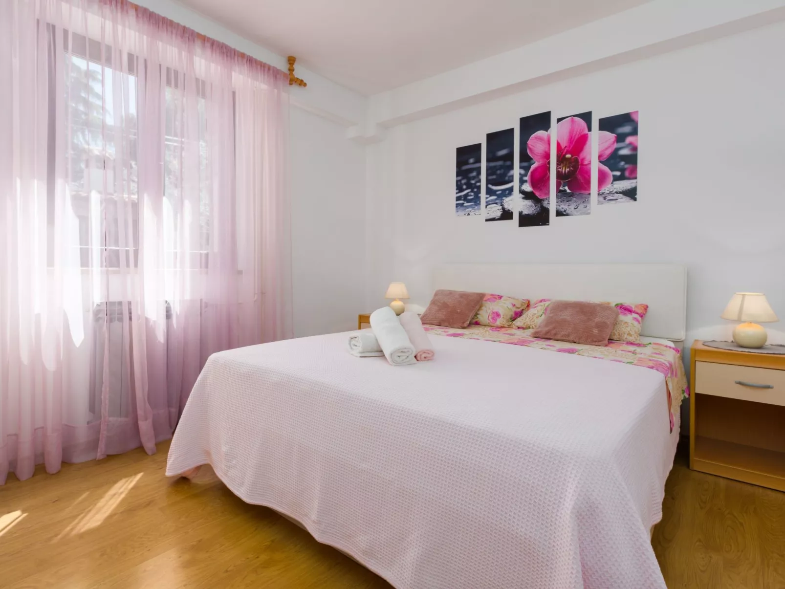 Bruna D-Image-tags.info