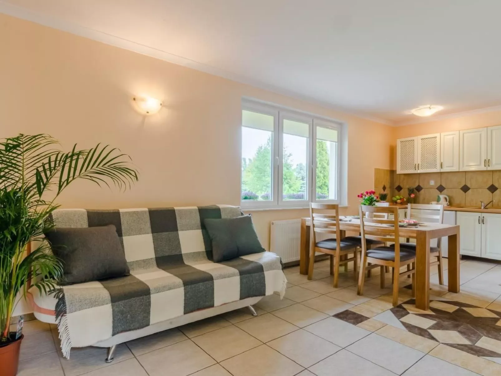 Wohnung mit Garten, Terrasse und Grill-Dedans
