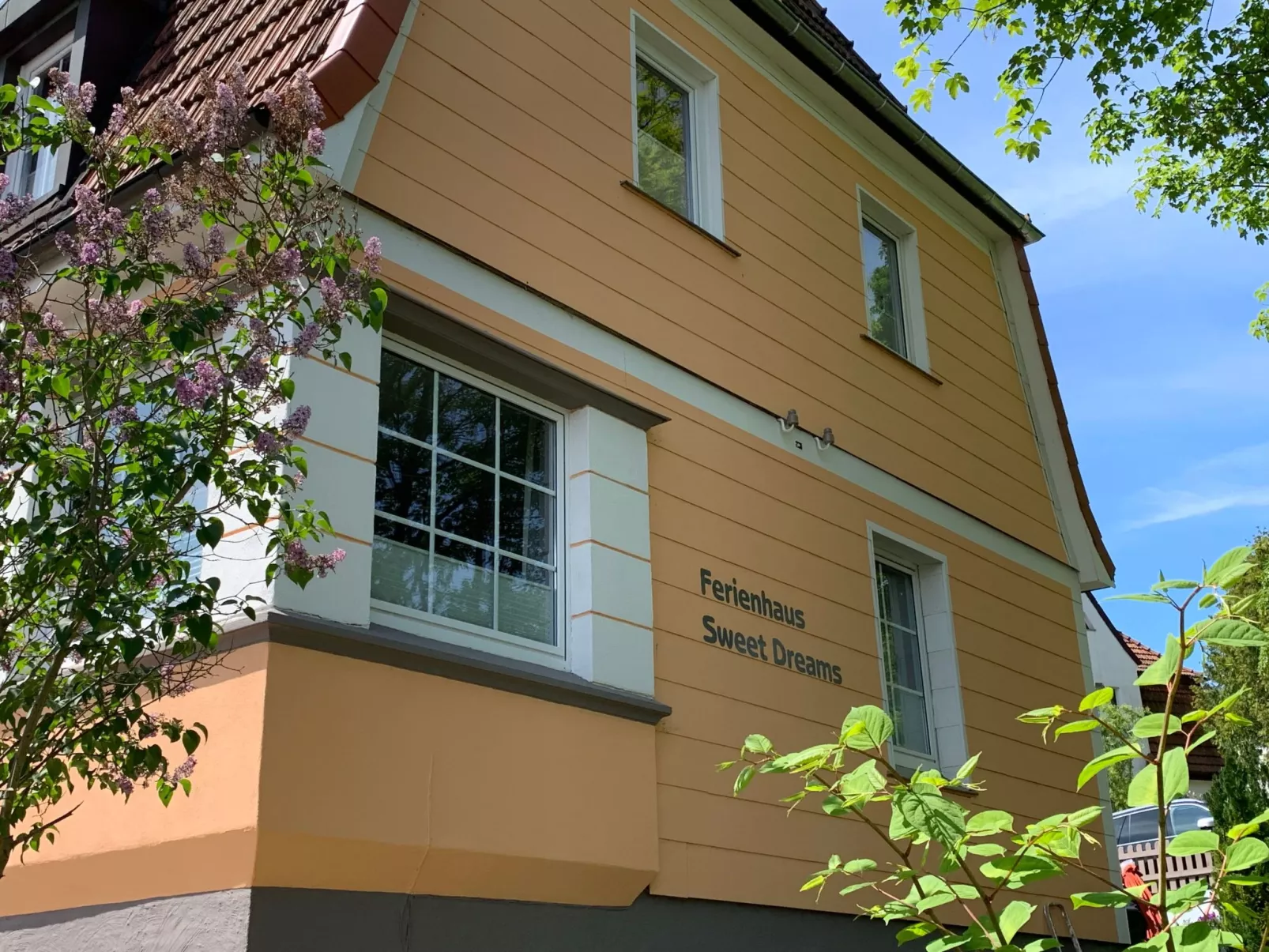 Modernes, gemütliches Ferienhaus mit Terrasse und Garten - Outside