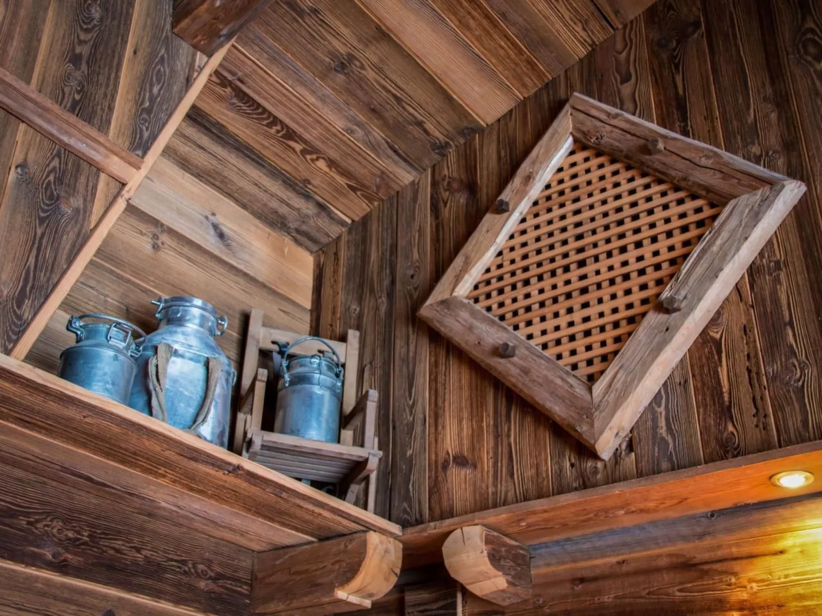 Sunny Hideaway-Dedans