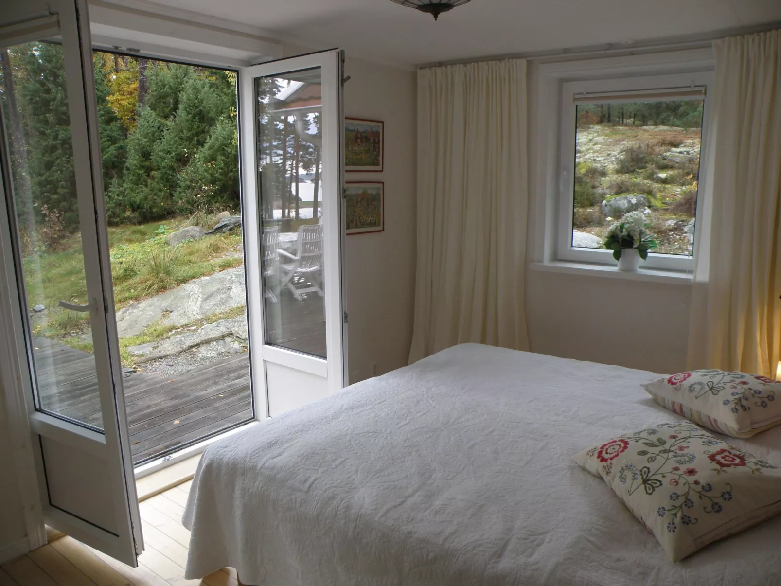 Wunderschönes Haus in einer fantastischen Natur am Meer-Drinnen