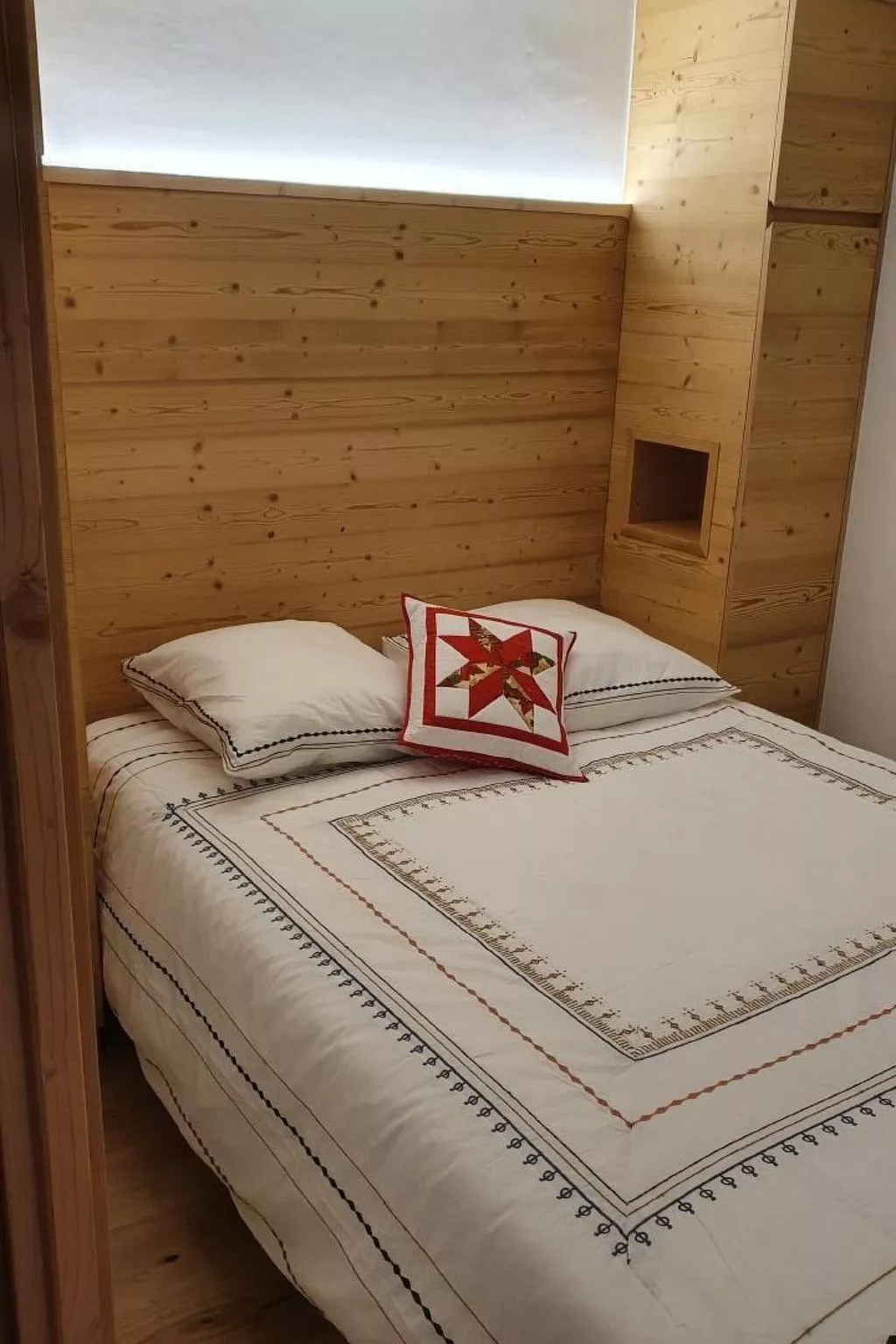 Mit Blick auf die Berge-Drinnen