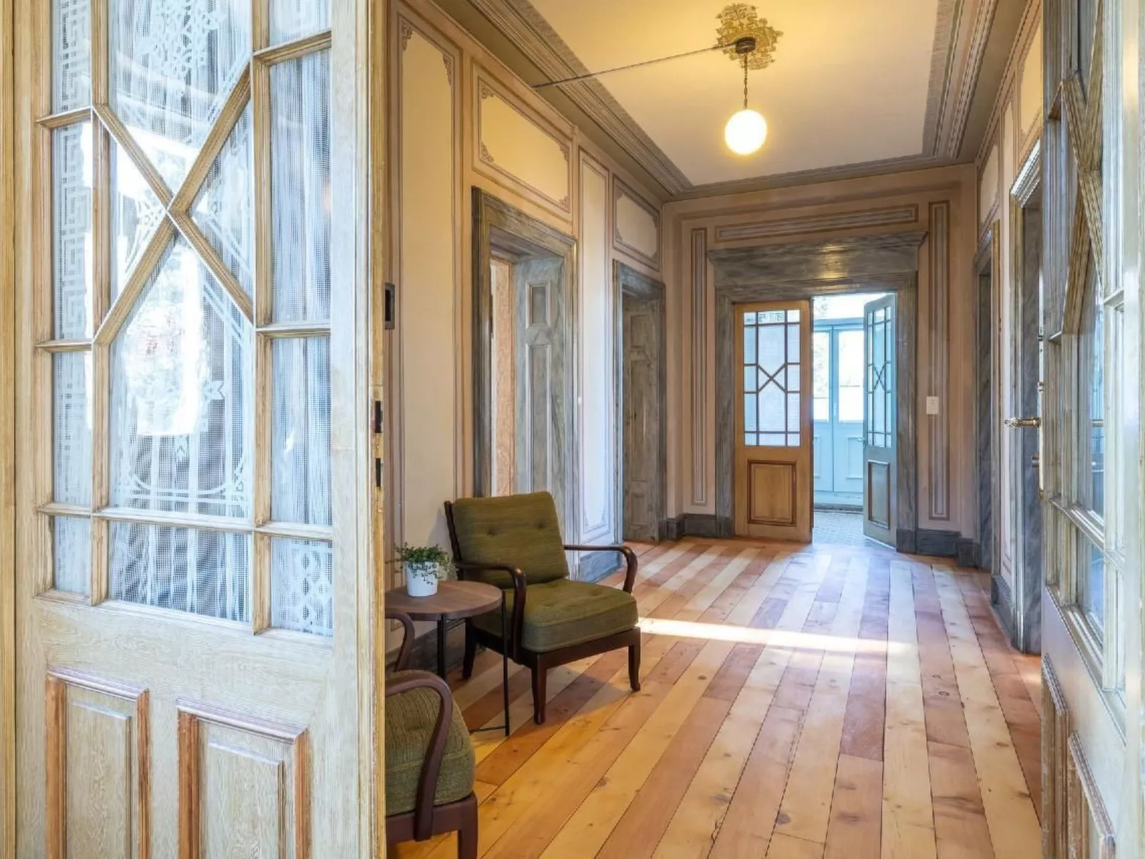 Villa Fried, Cultura-Drinnen