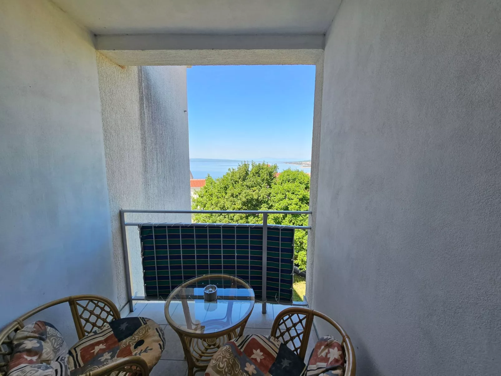 Wohnung auf zwei Etagen mit Terrasse und Balkon-Outside