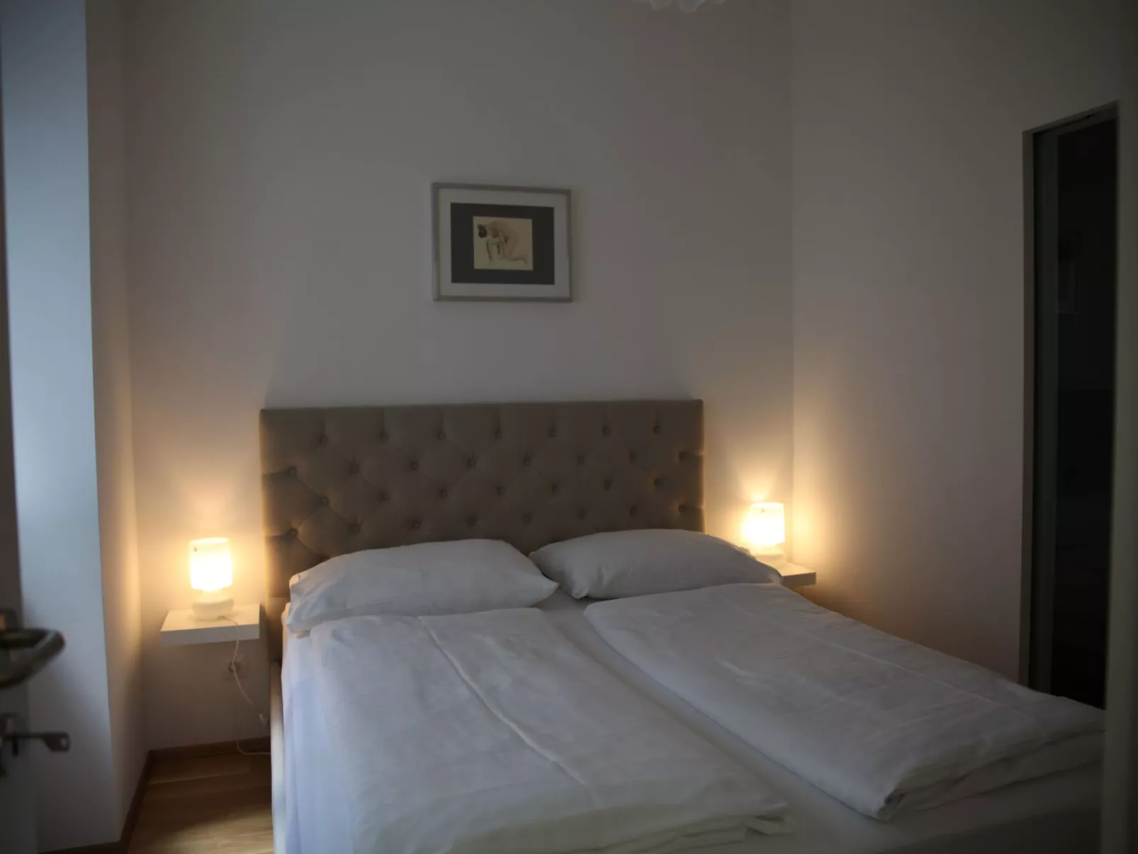 Moderne Stadtwohnung-Drinnen