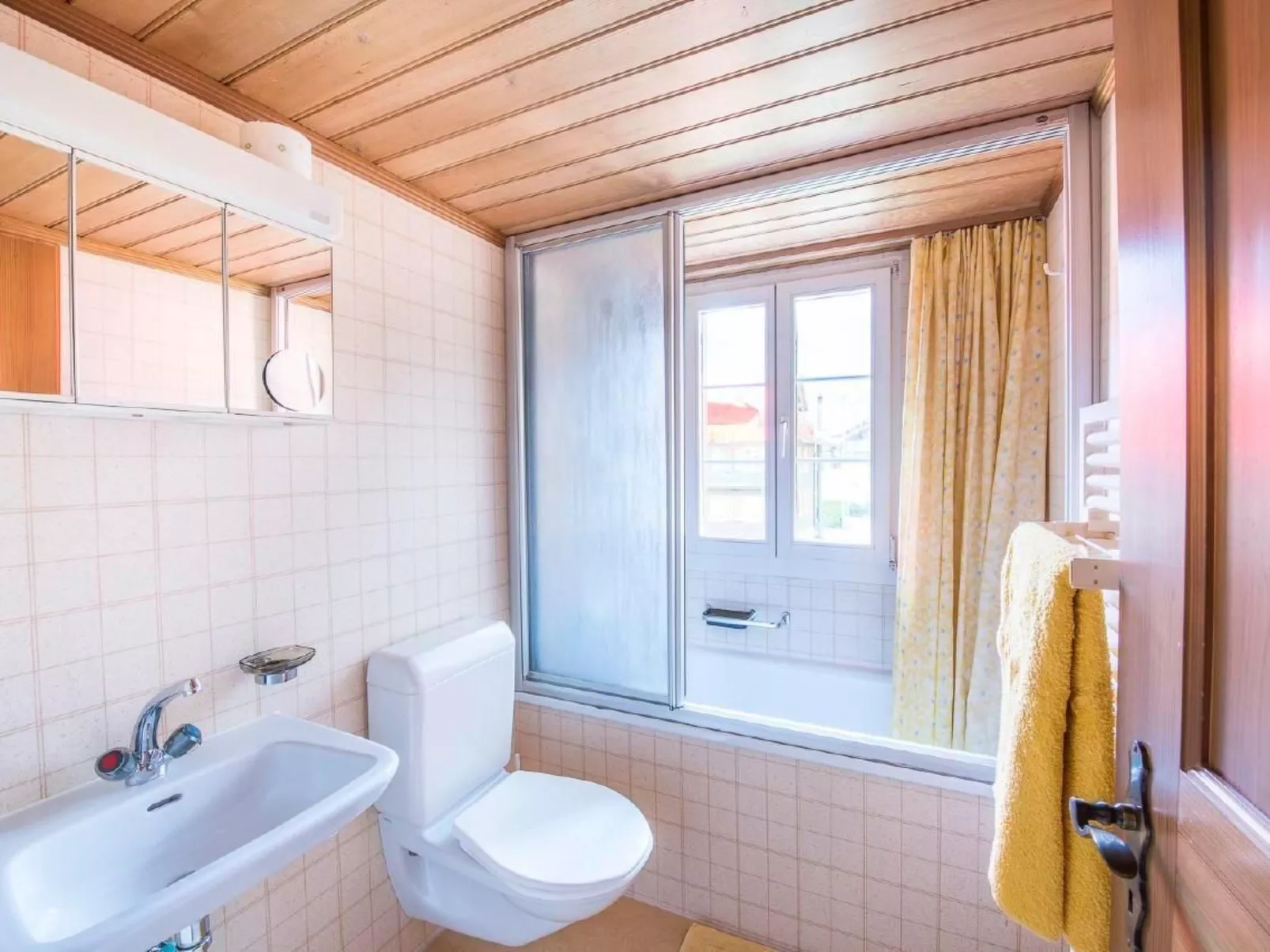 Sonnige Dachwohnung im schönen Lungern-Image-tags.info