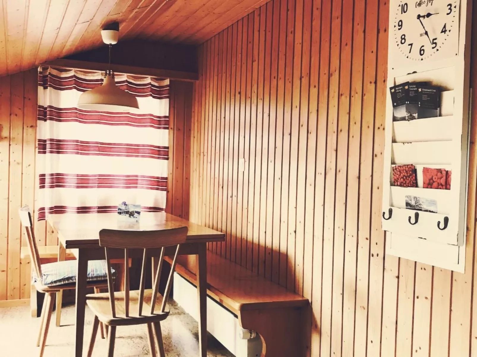 Haus "Nyfeler" Obergeschoss 4-Bettwohnung-Image-tags.info