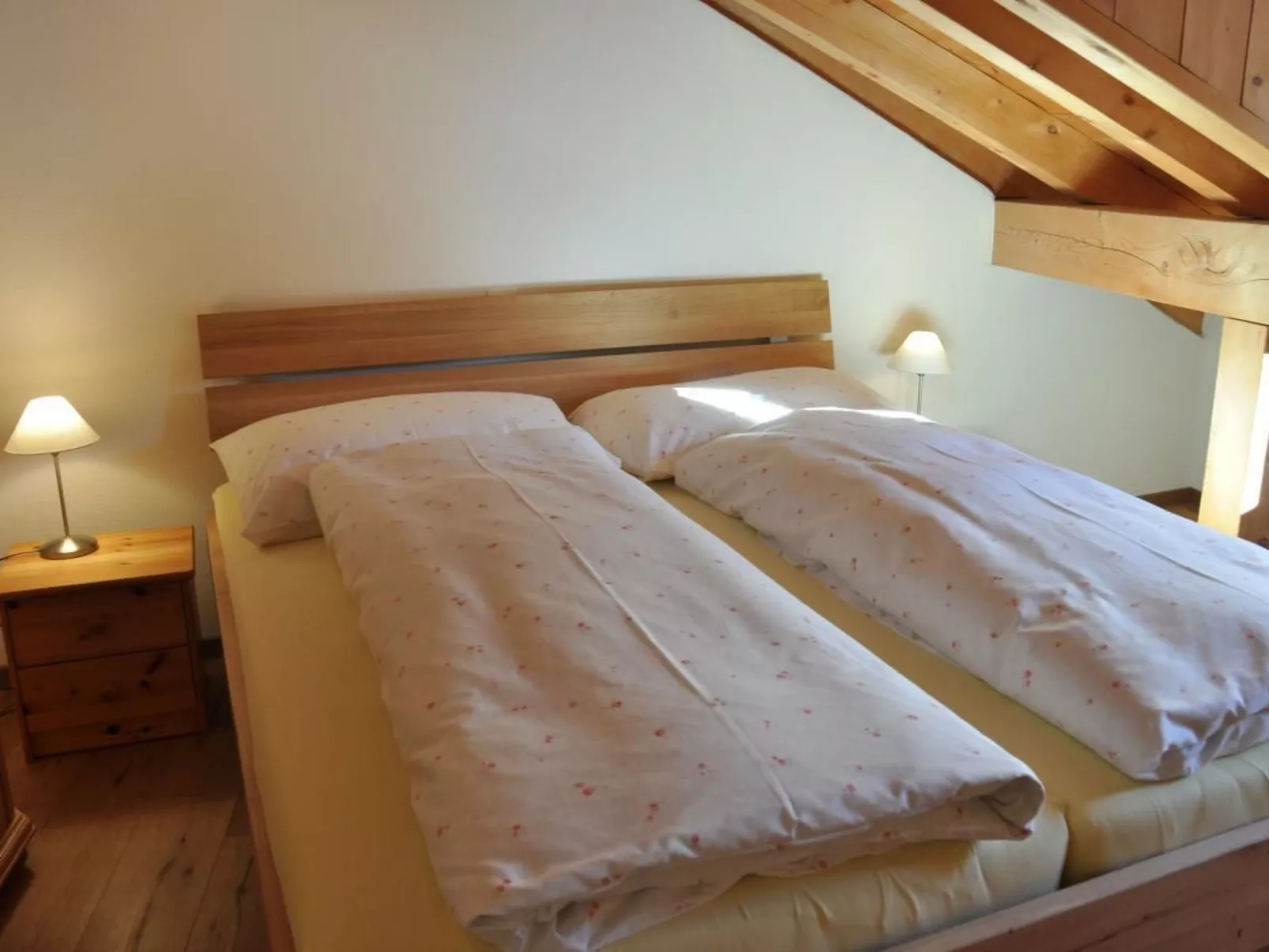 Chesa Sunasain V11-Inside