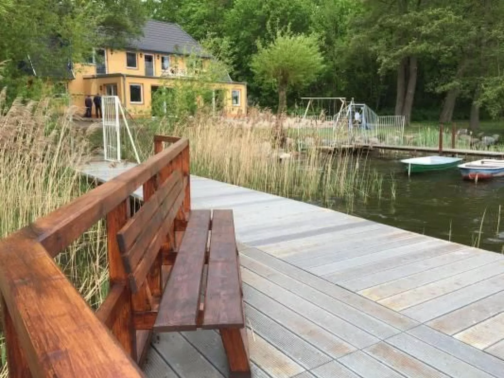 Charmante Ferienwohnung in Neukloster mit Terrasse-Dehors