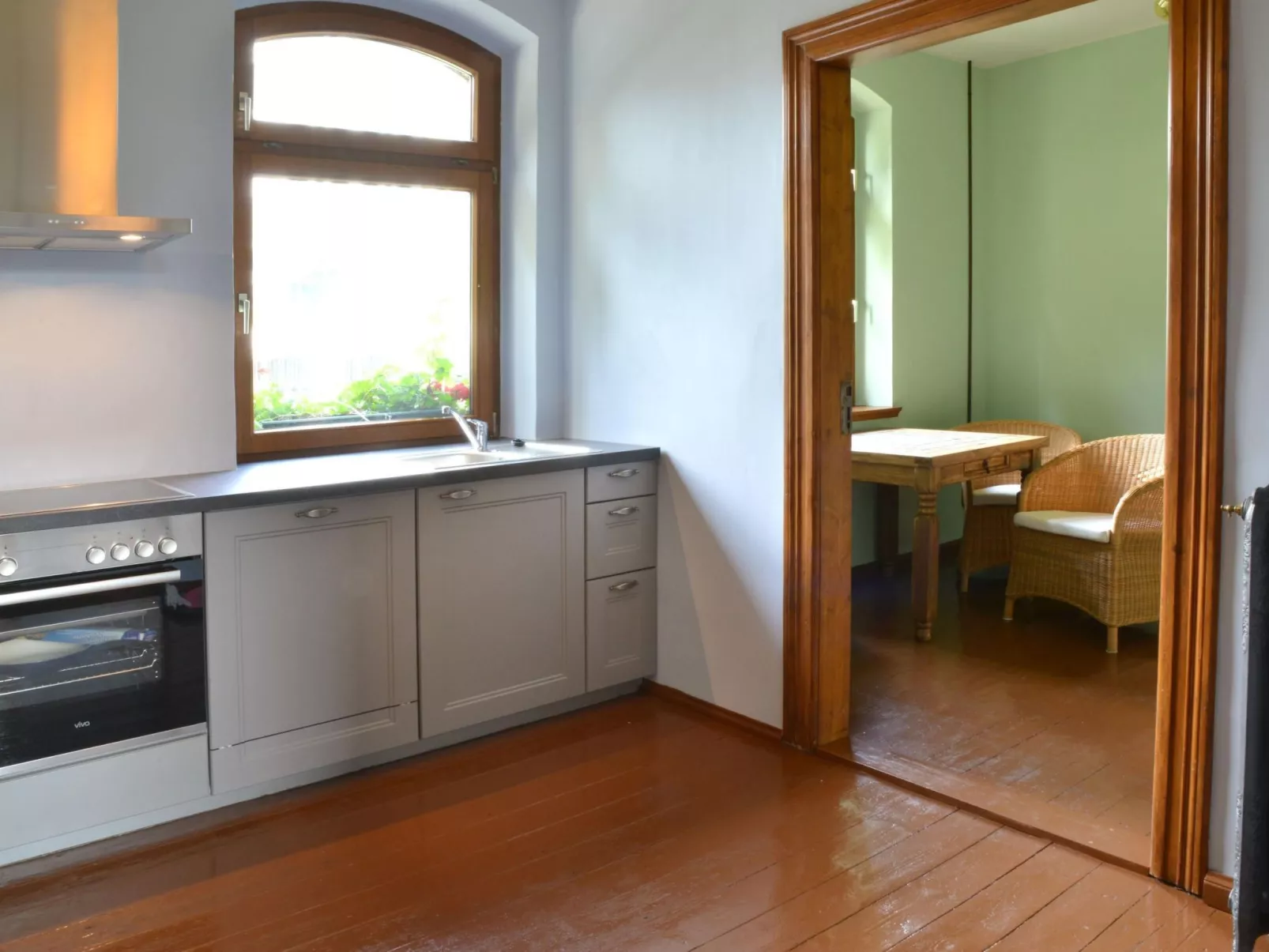 Luxuriöse Wohnung im denkmalgeschützten Bahnhof-Image-tags.info