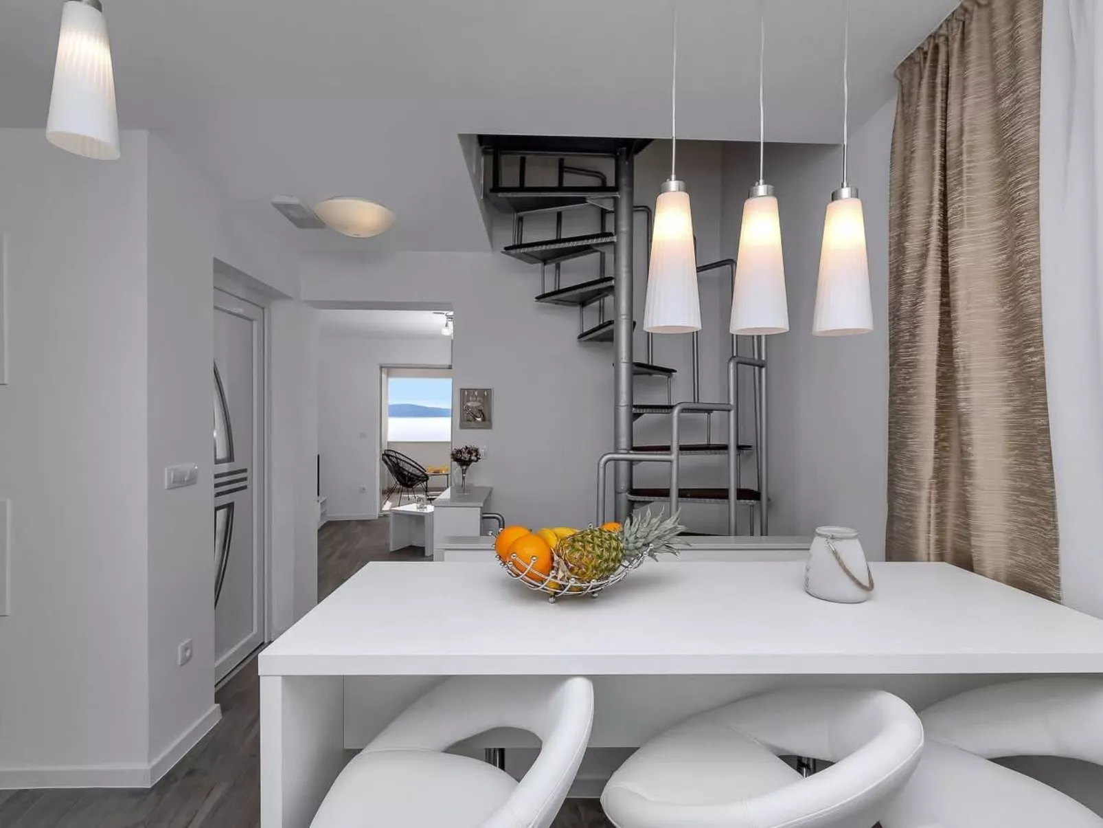 „Villa No Stress“ mit Infinity-Pool-Inside