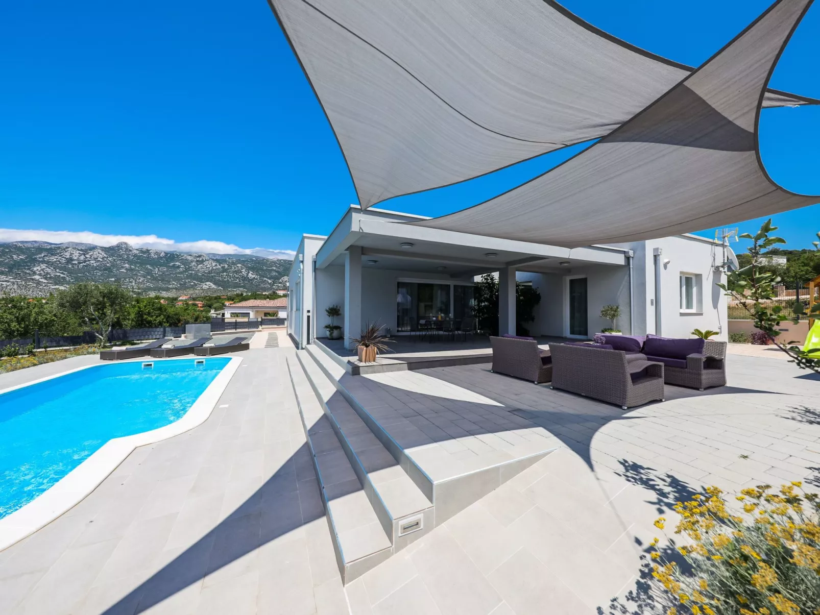 Ferienvilla direkt am Strand-Drinnen