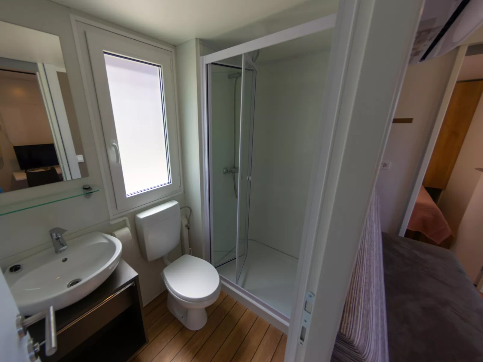 Mobilheim "Adria Family" mit Pool-Inside