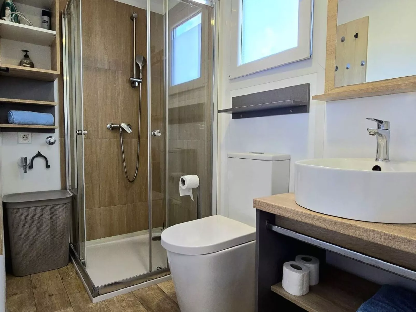 Beach House BET, romantisches Refugium im Olivenhain-Drinnen