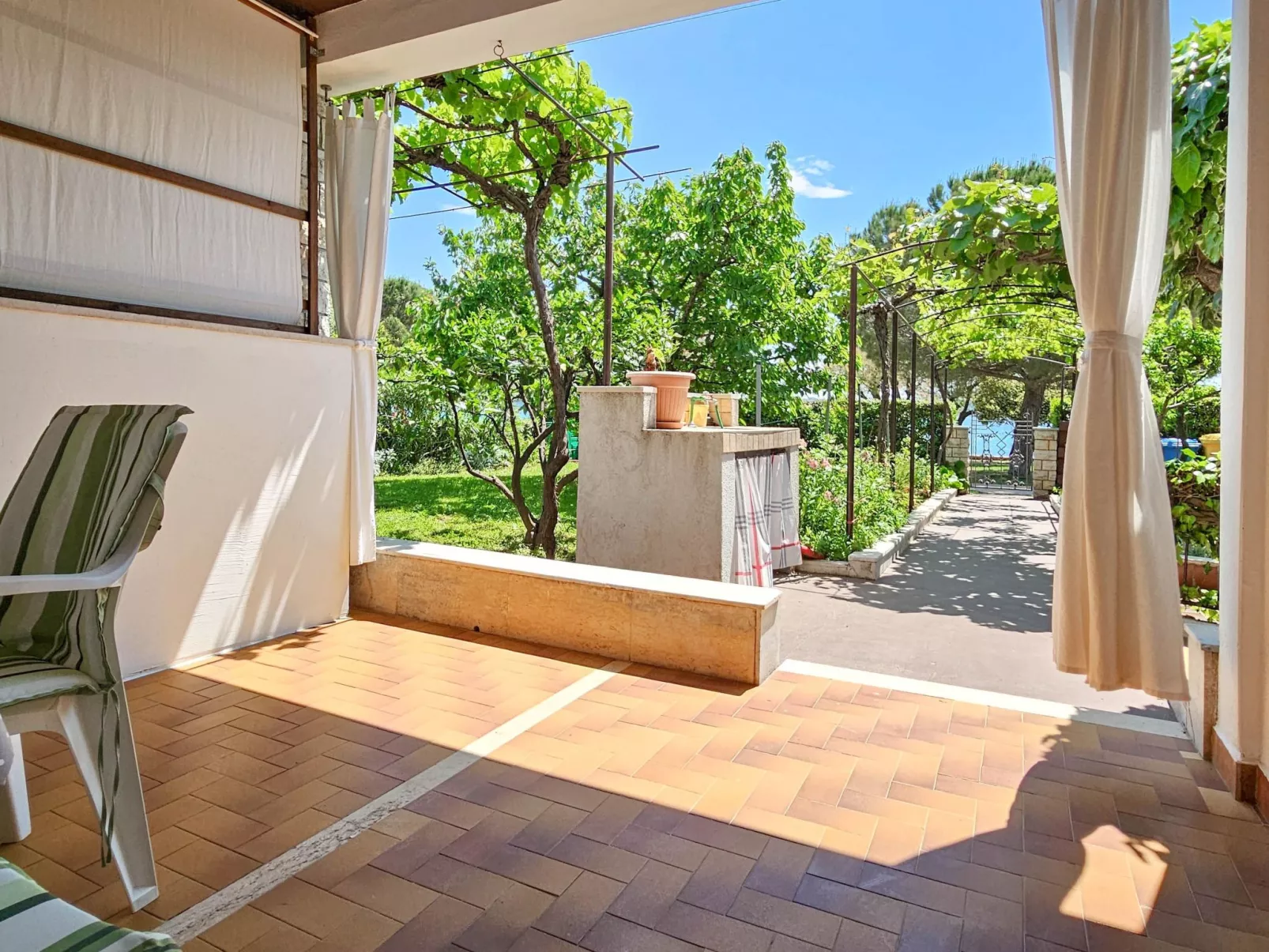 Für 3 Personen ca. 30 m&sup2; in Novigrad, Adriaküste Kroatien (Westküste von I-Inside