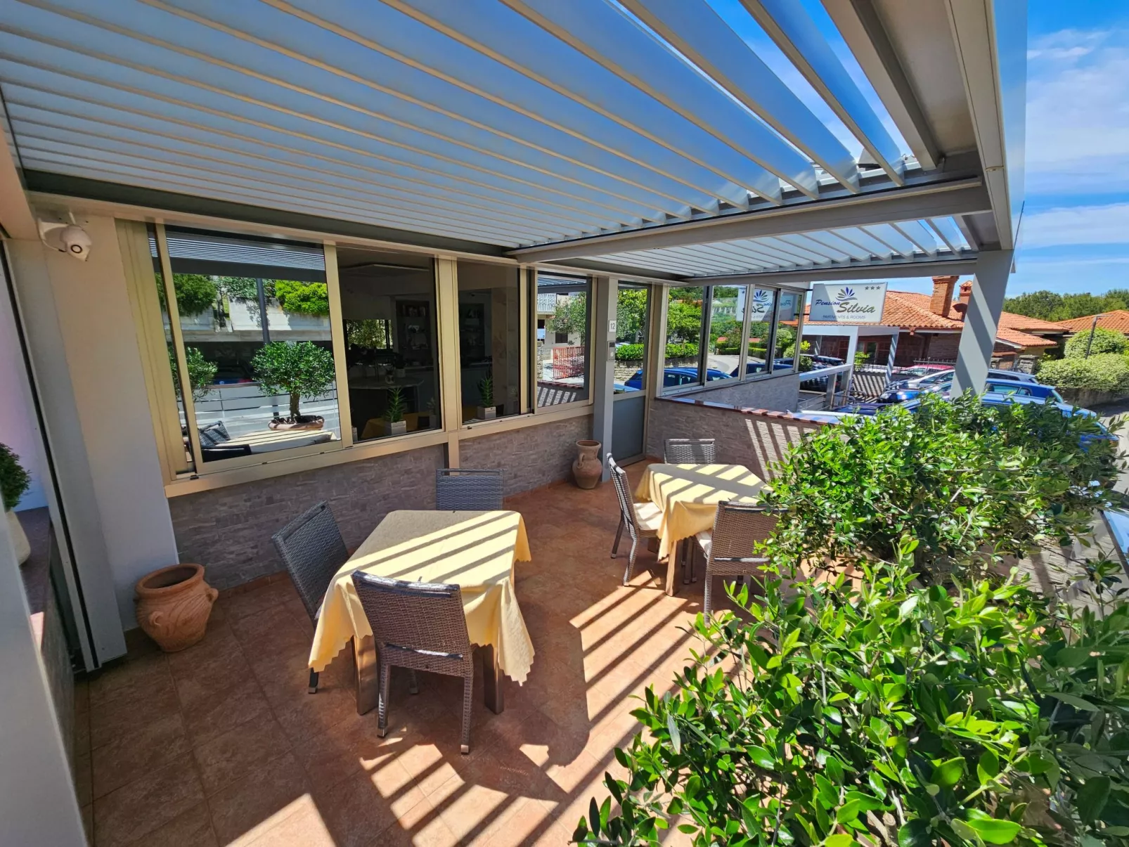 Appartement Silvia mit Terrasse und Meerblick-Draußen