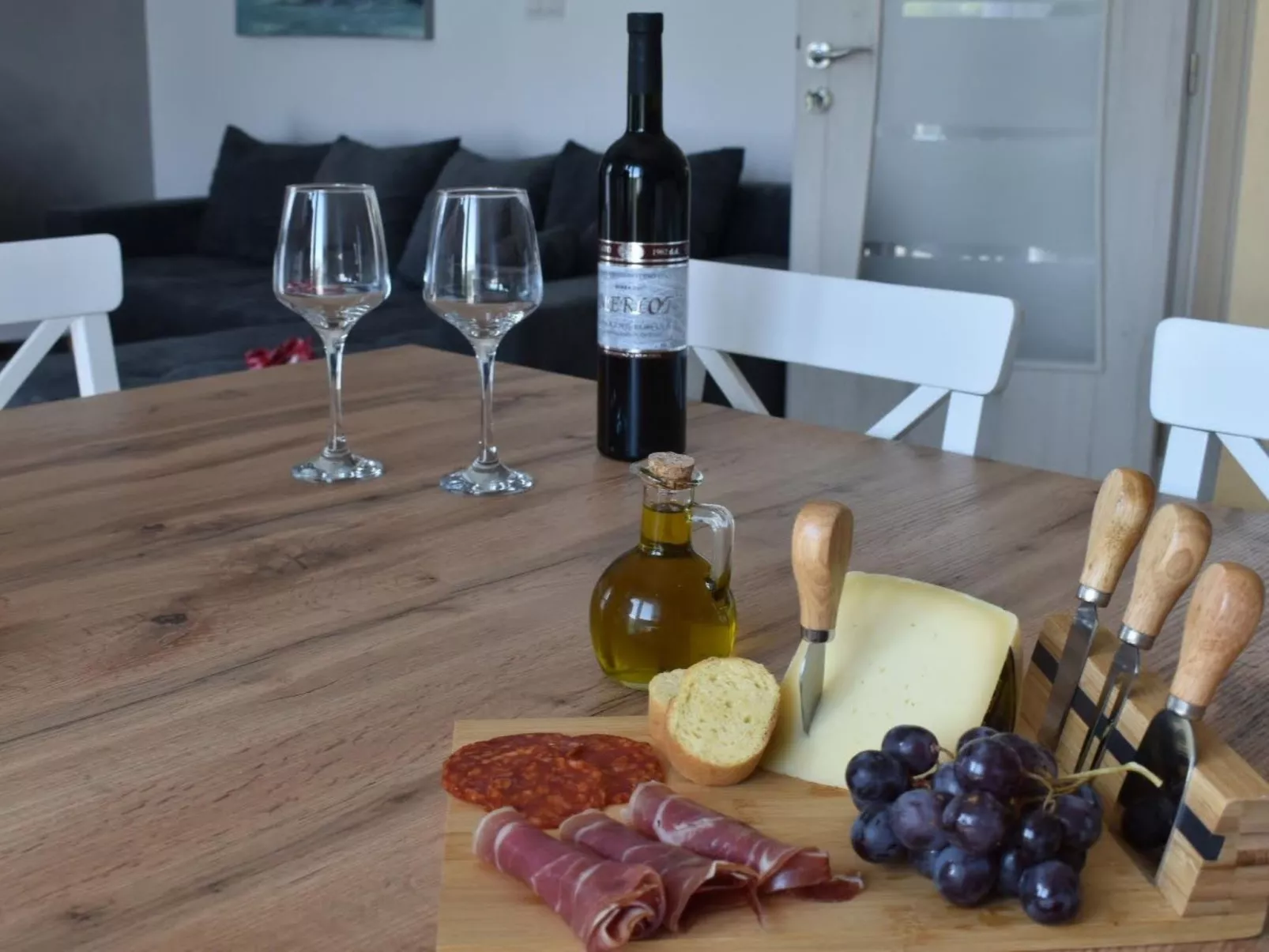 Für 8 Personen ca. 120 m&sup2; in Dubrava, Dalmatien (Gespanschaft Split-Dalmat-Inside