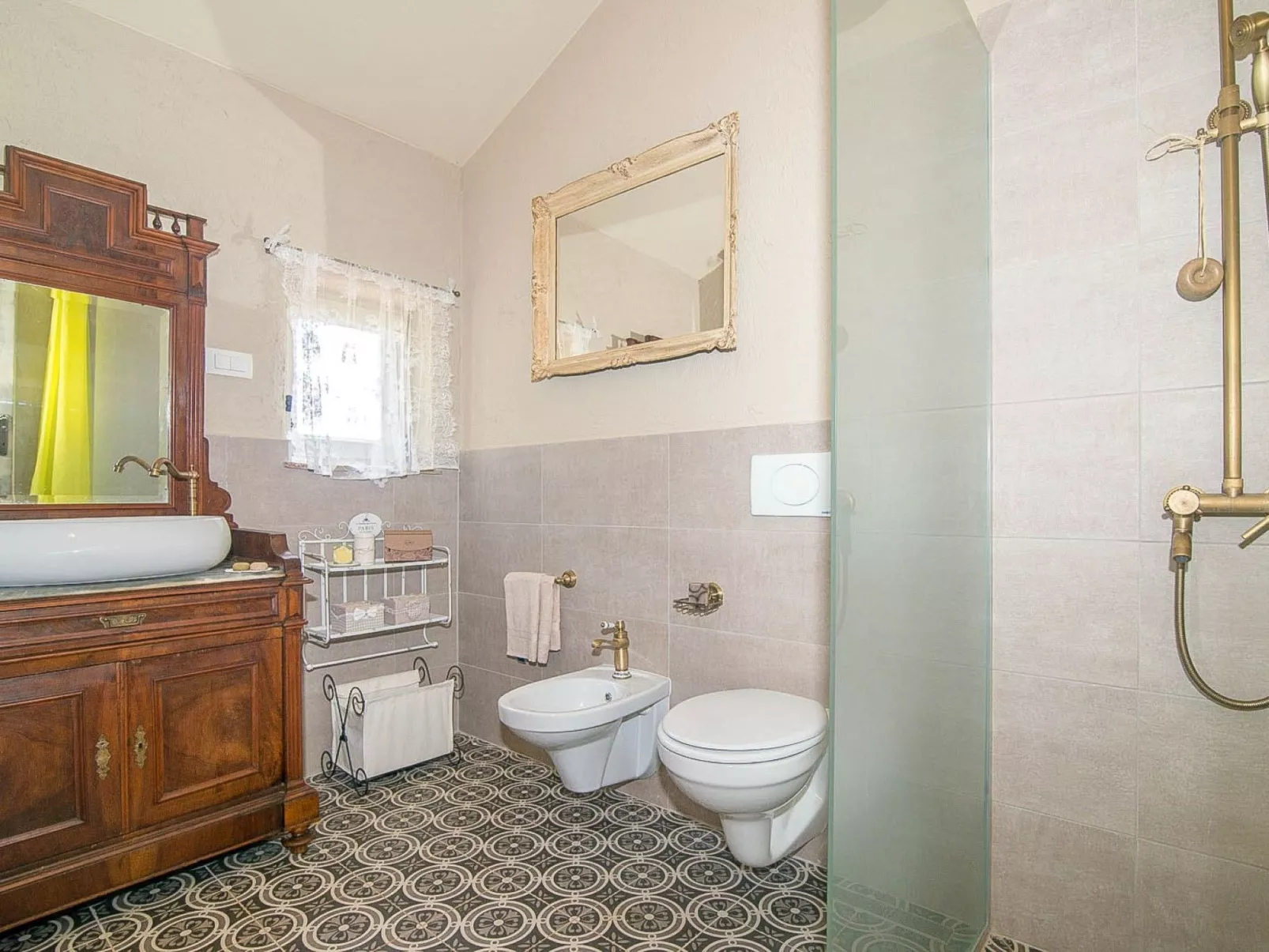 Villa Romana mit Pool-Drinnen