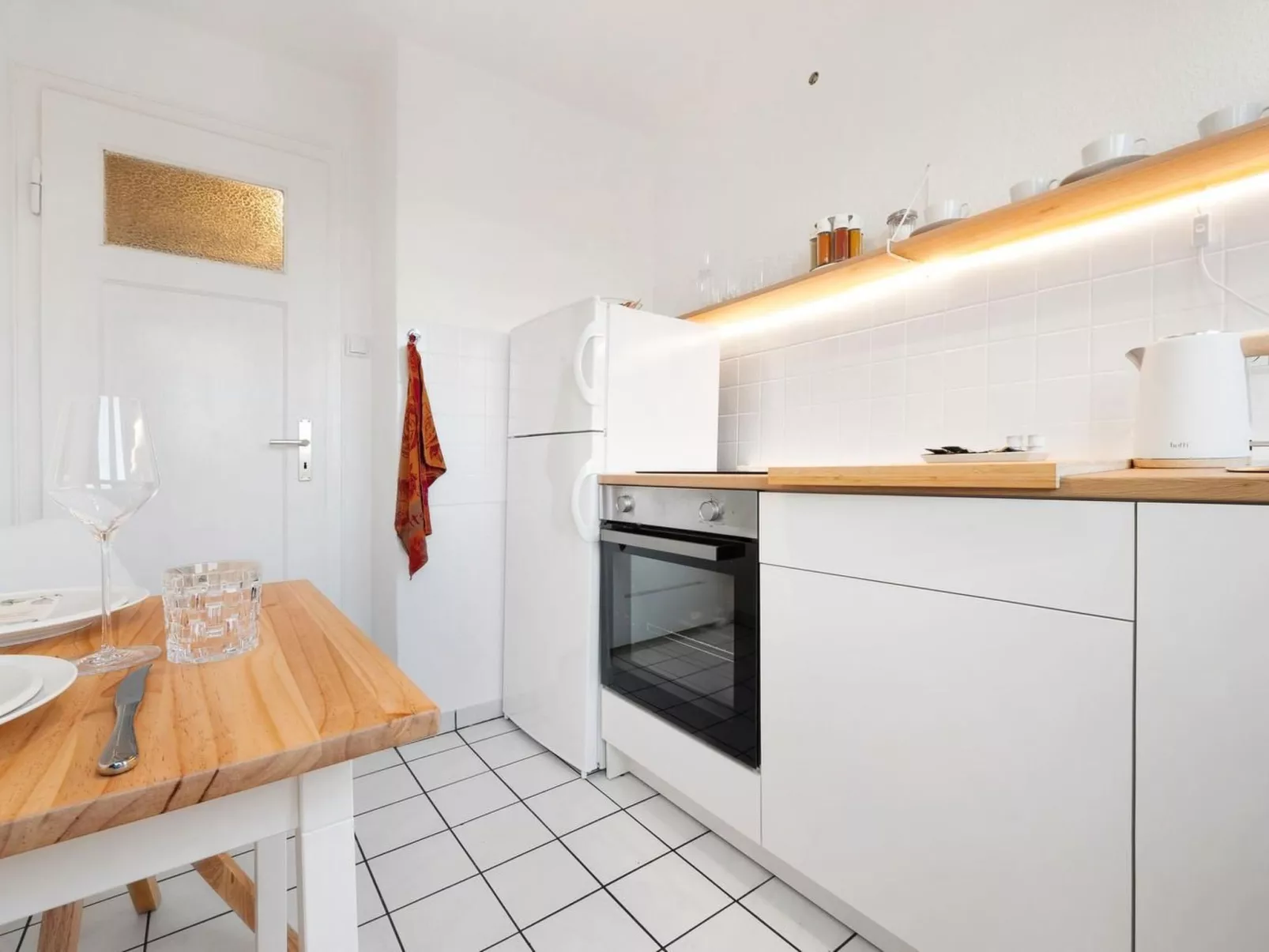 Apartment nähe A1 und Mercedes-Dedans