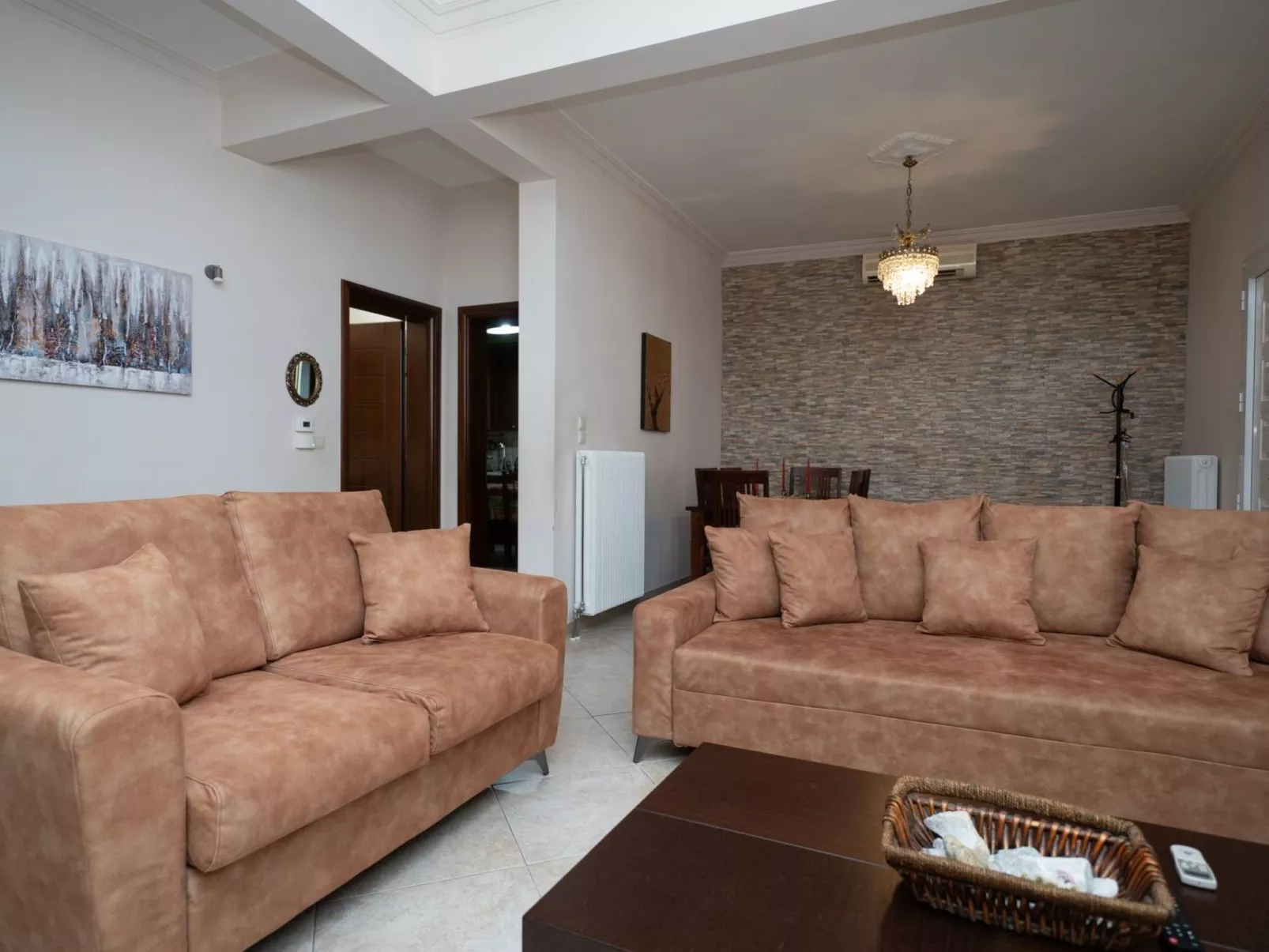 Unknown Accommodation-Dedans