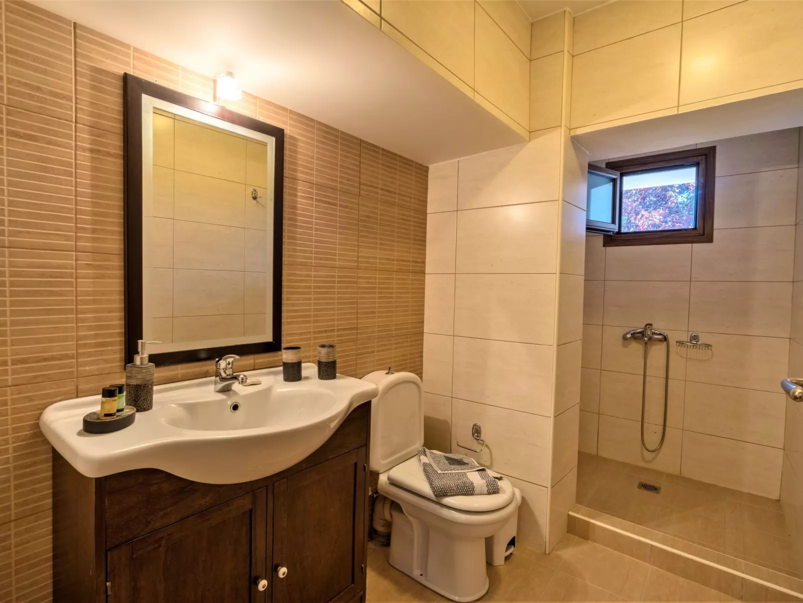 Villa Zeus mit privatem Pool und Jacuzzi-Dedans