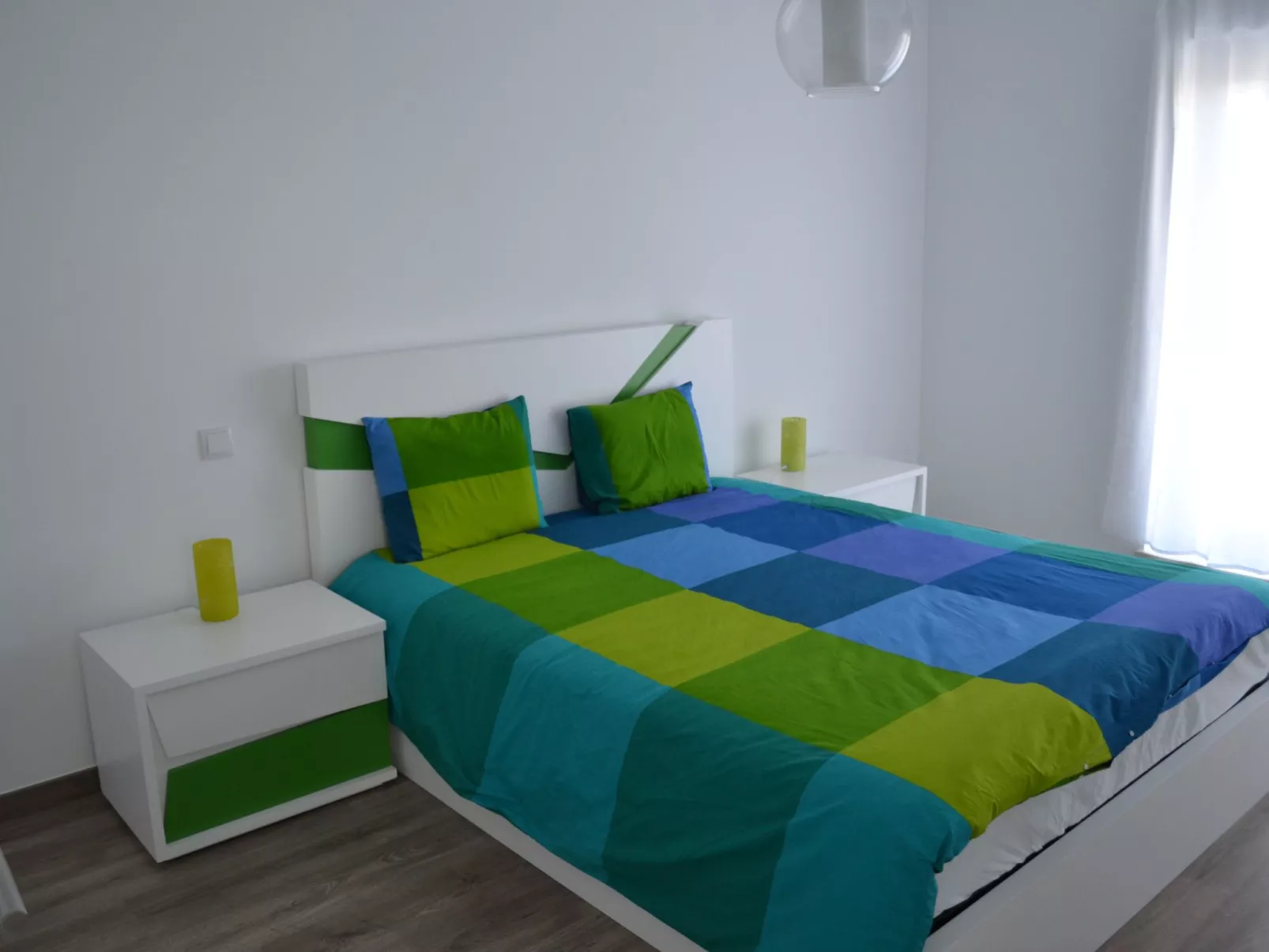 Neue moderne Villa mit privatem Pool-Dedans