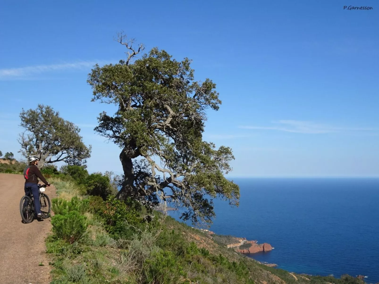 Wohnung panoramischer Meerblick, Schwimmbad, Parkplatz - Image-tags.info