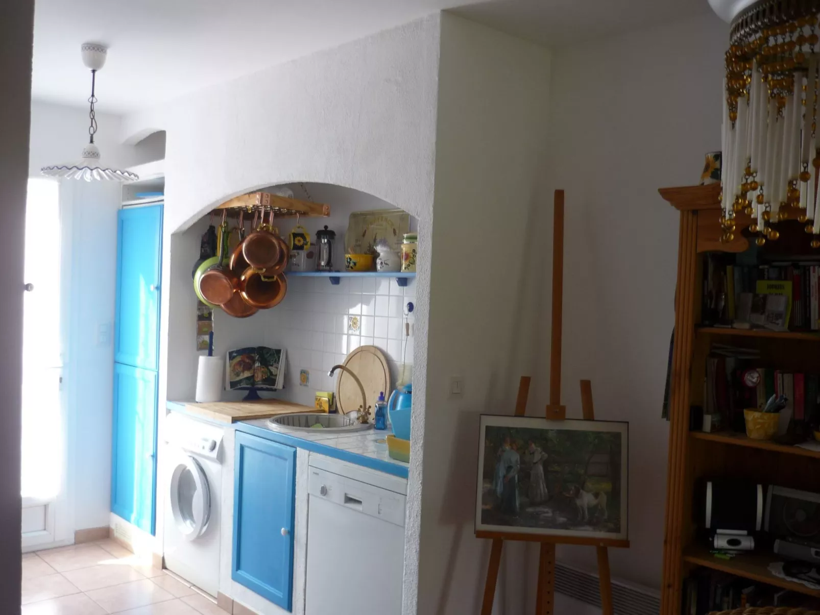 Komfortables Ferienhaus mit Gemeinschaftspool-Drinnen