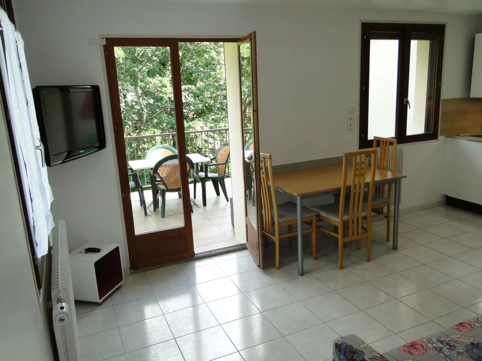 1805 Saine Montagnes du Jura mit Spa & Sauna-Inside