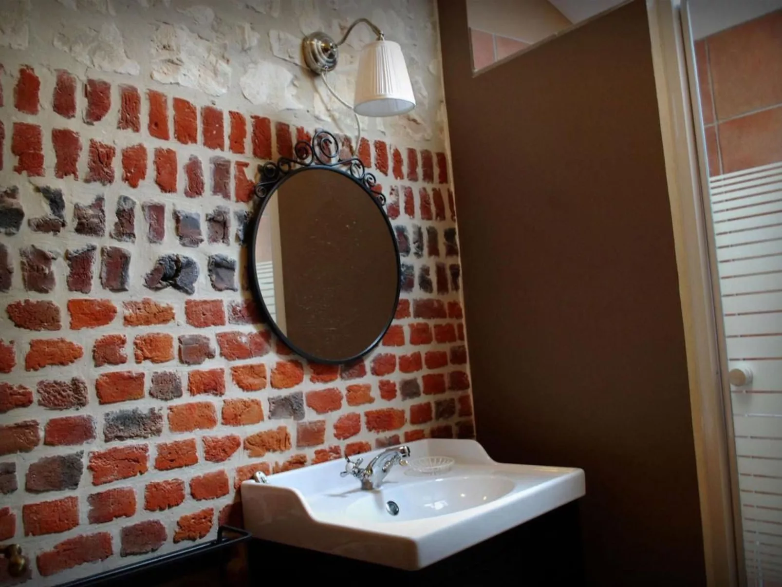 Liebevoll renoviertes Ferienhaus als Teil eines kleinen Bauernhauses mit abgesc-Drinnen