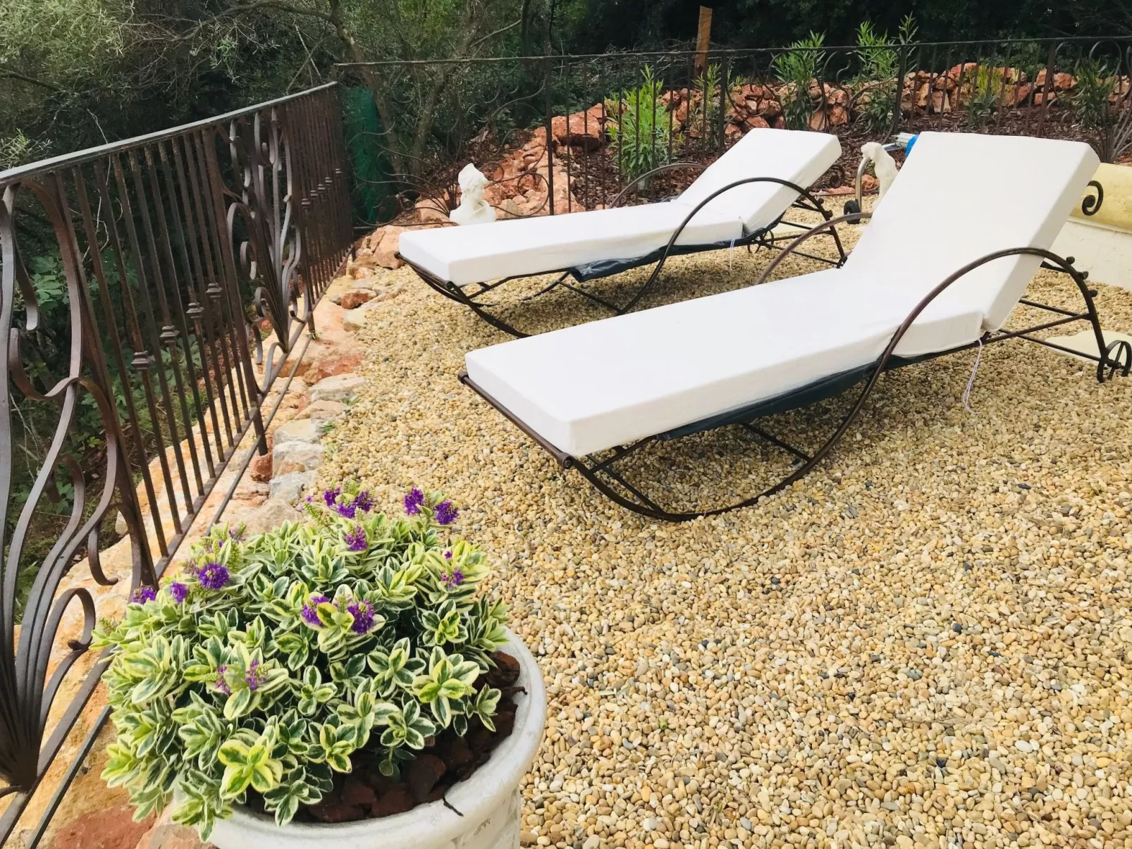 Villa "Les Alloes" - Draußen