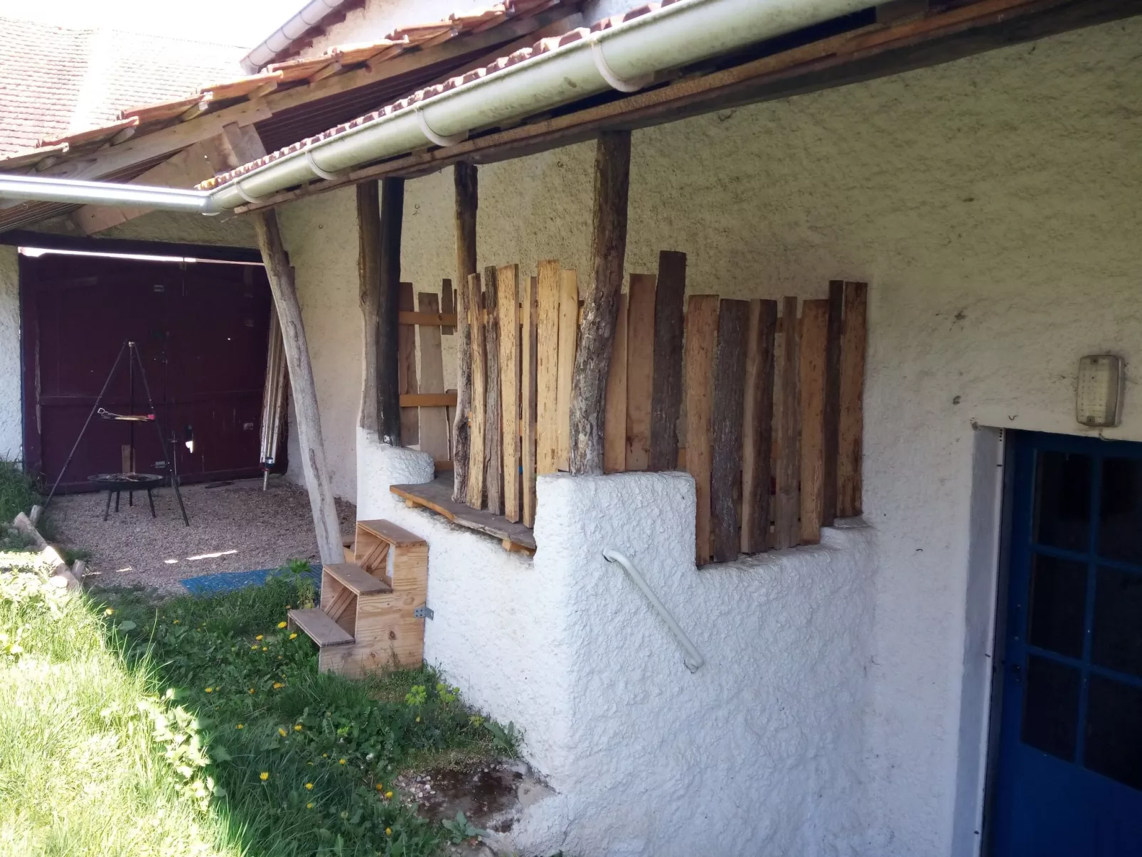 In Celles-En-Bassigny  umzäunter Garten-Dehors