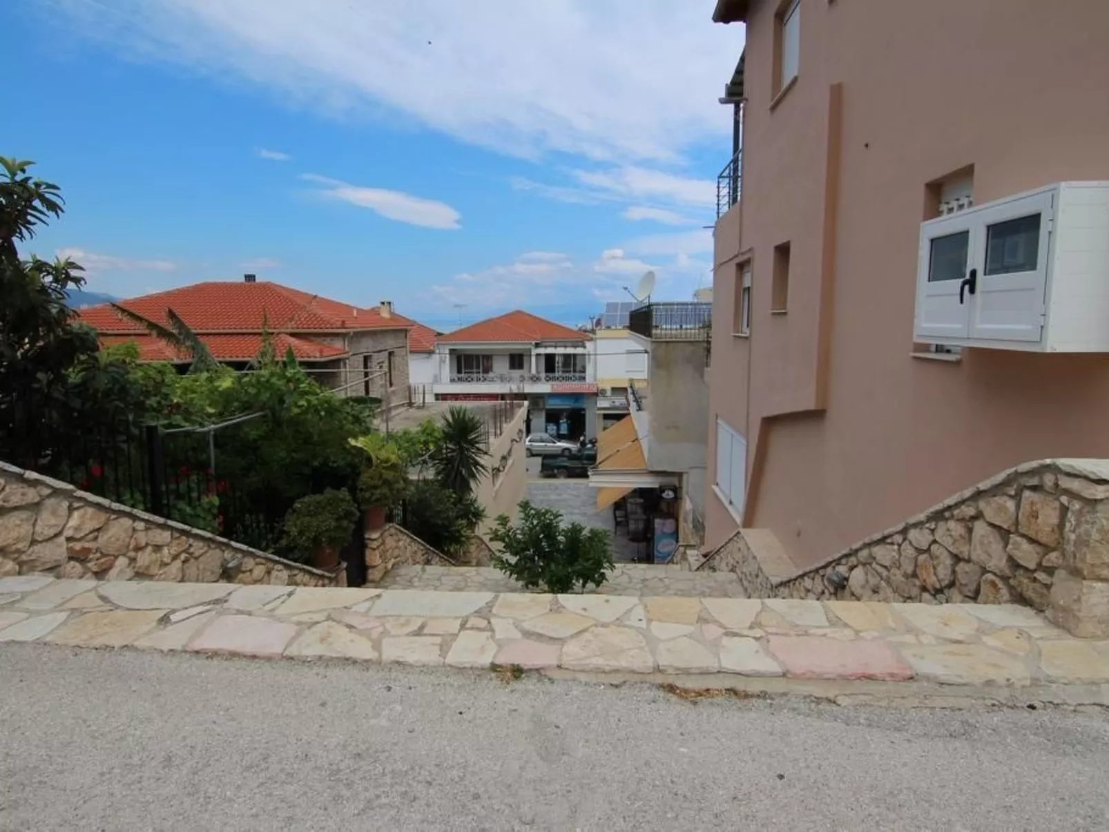 Appartement in Derveni mit Terrasse-Draußen