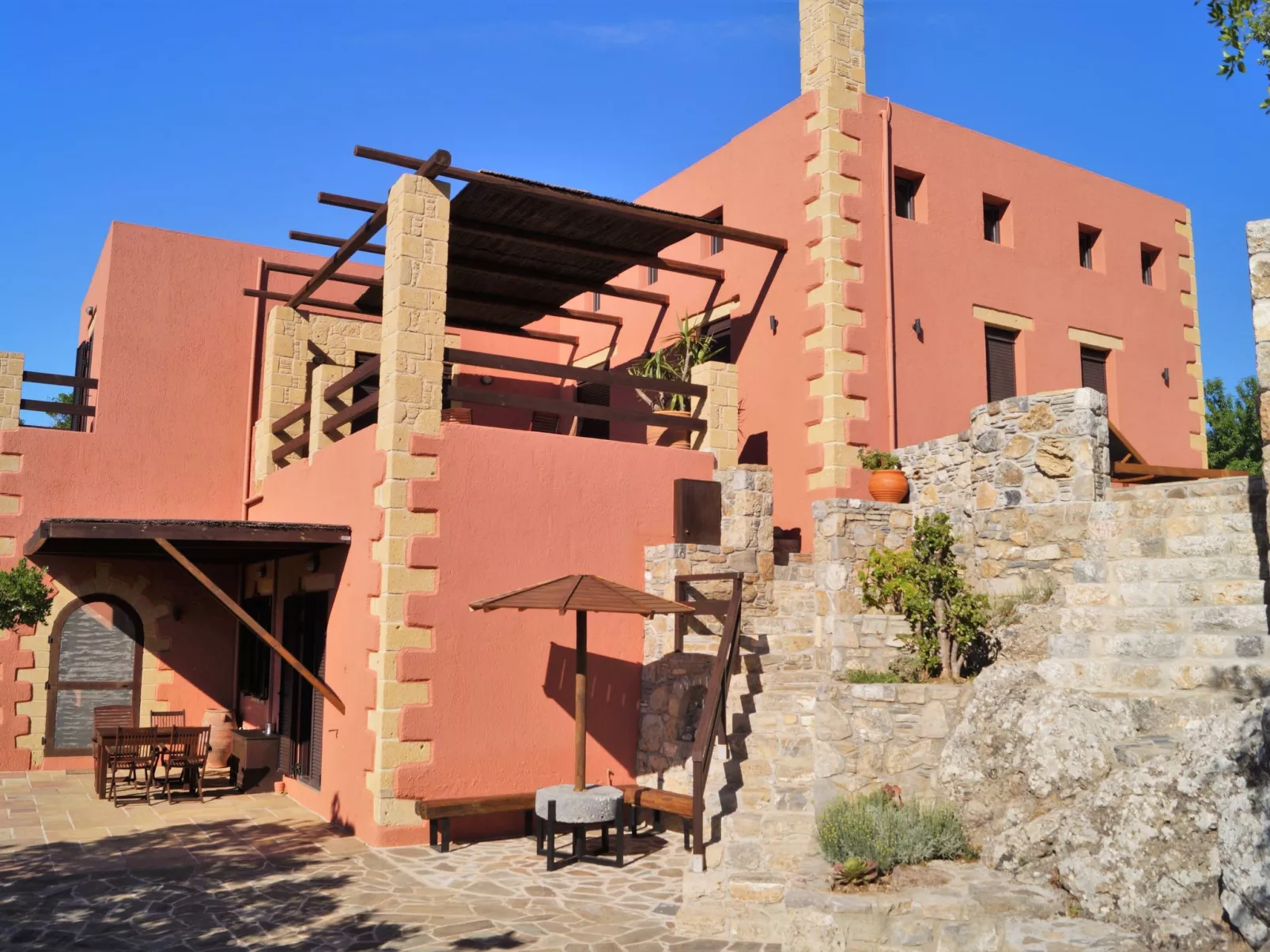 Geräumige Villa mit Pool nur 12km vom Strand entfernt-Dehors