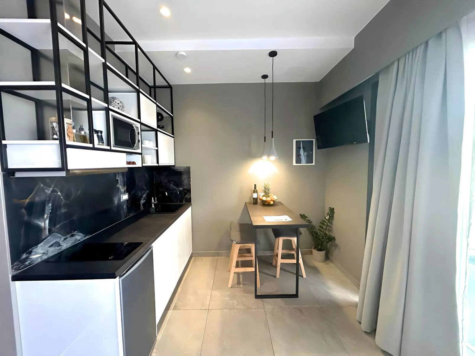 Canes Maxima Suite Privater Pool-Inside