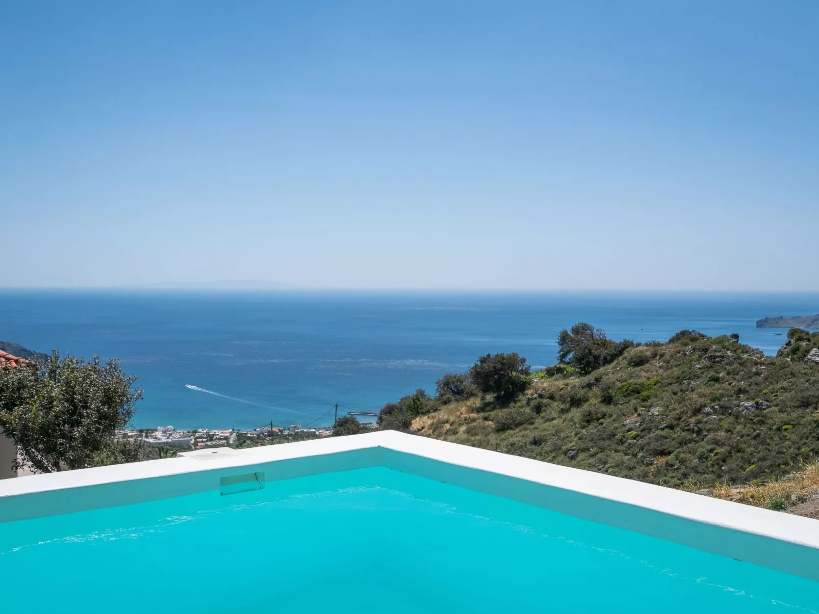 "Mirthios Panorama"-Outside