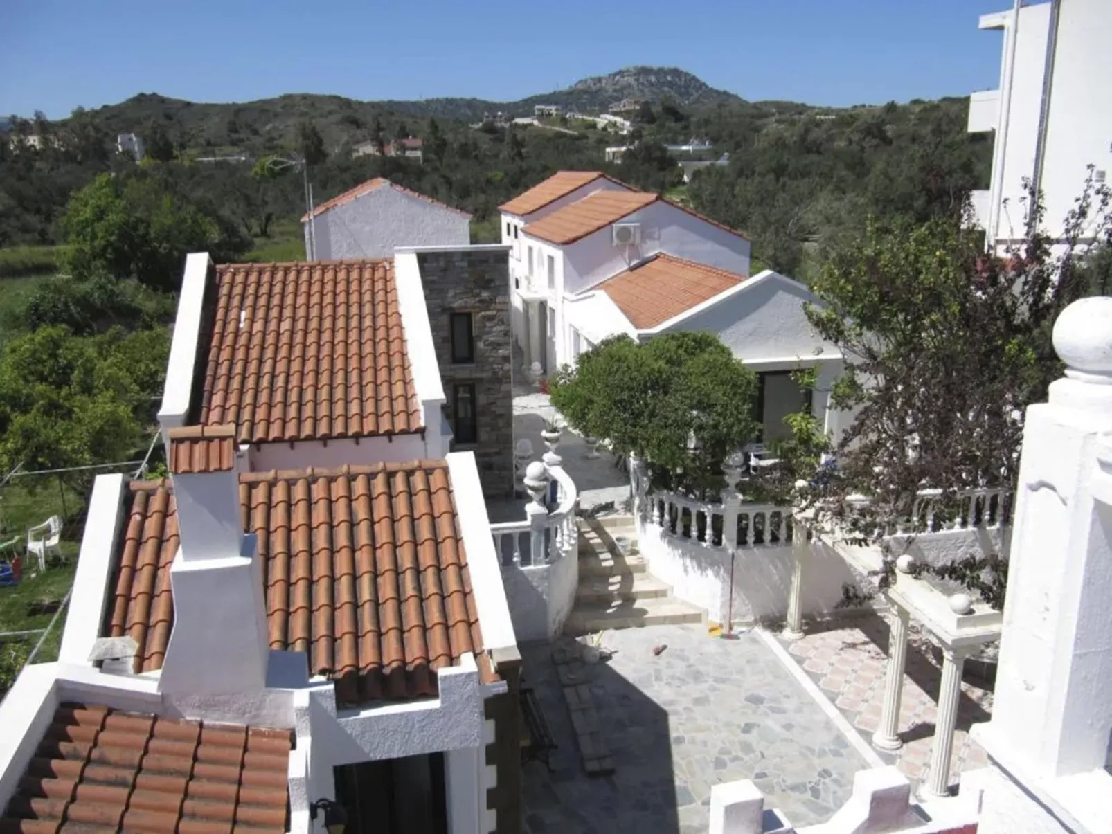 Castellino-Studios-Outside