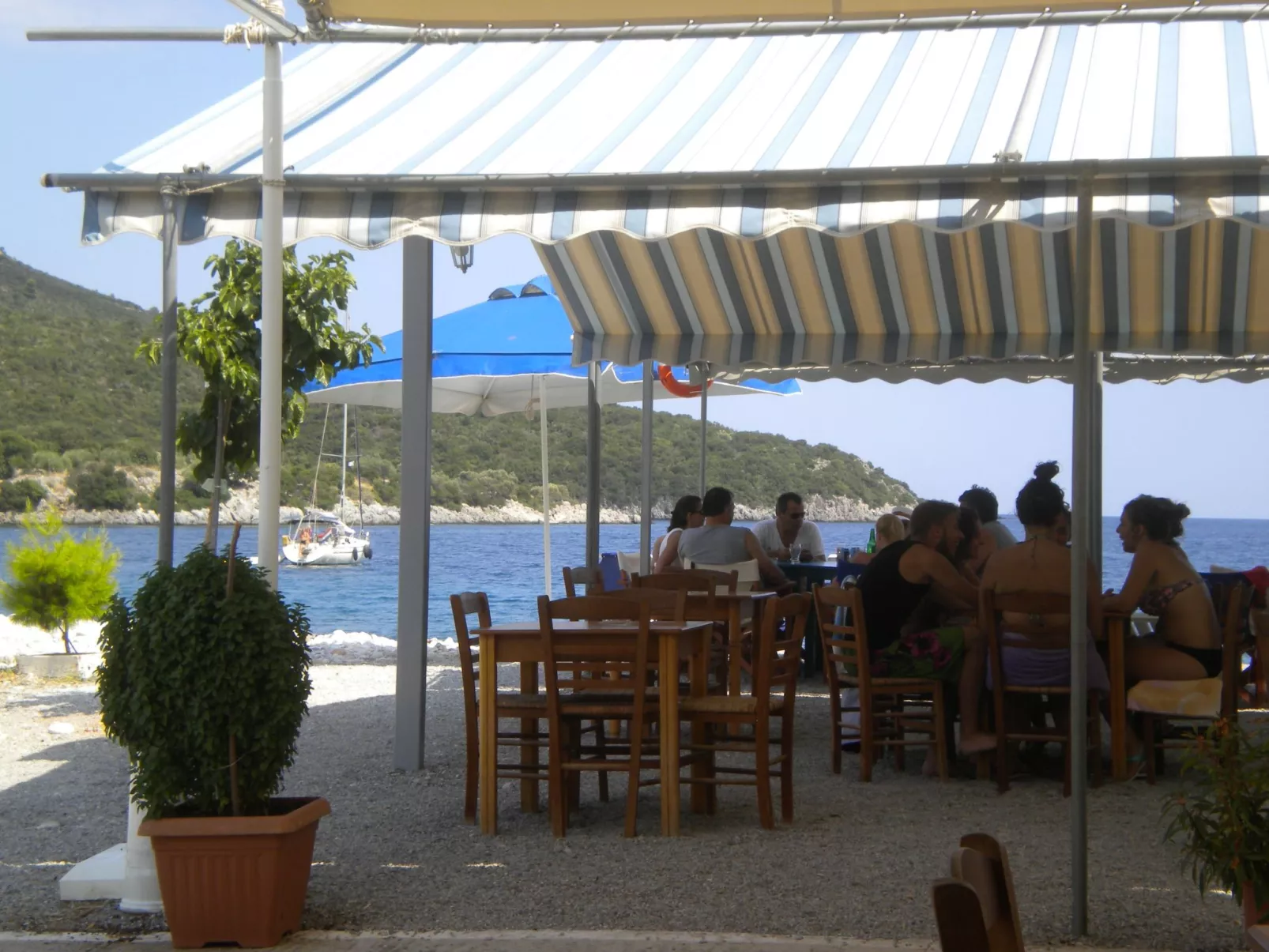 Steinhaus in Leonido mit Parkplatz-Outside