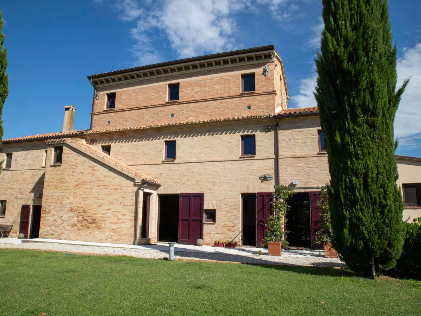 Villa Gelso mit Pool, Sauna und atemberaubender Aussicht-Outside