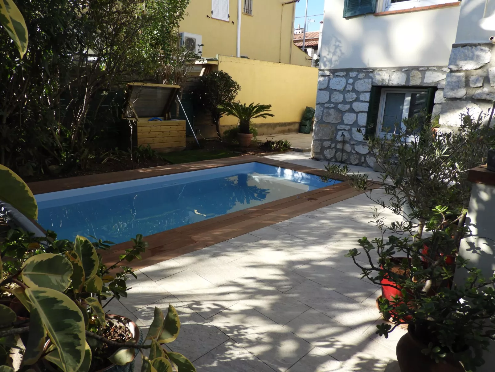 Wohnung "Les roses" auf einem eingemauerten Grundstück-Outside