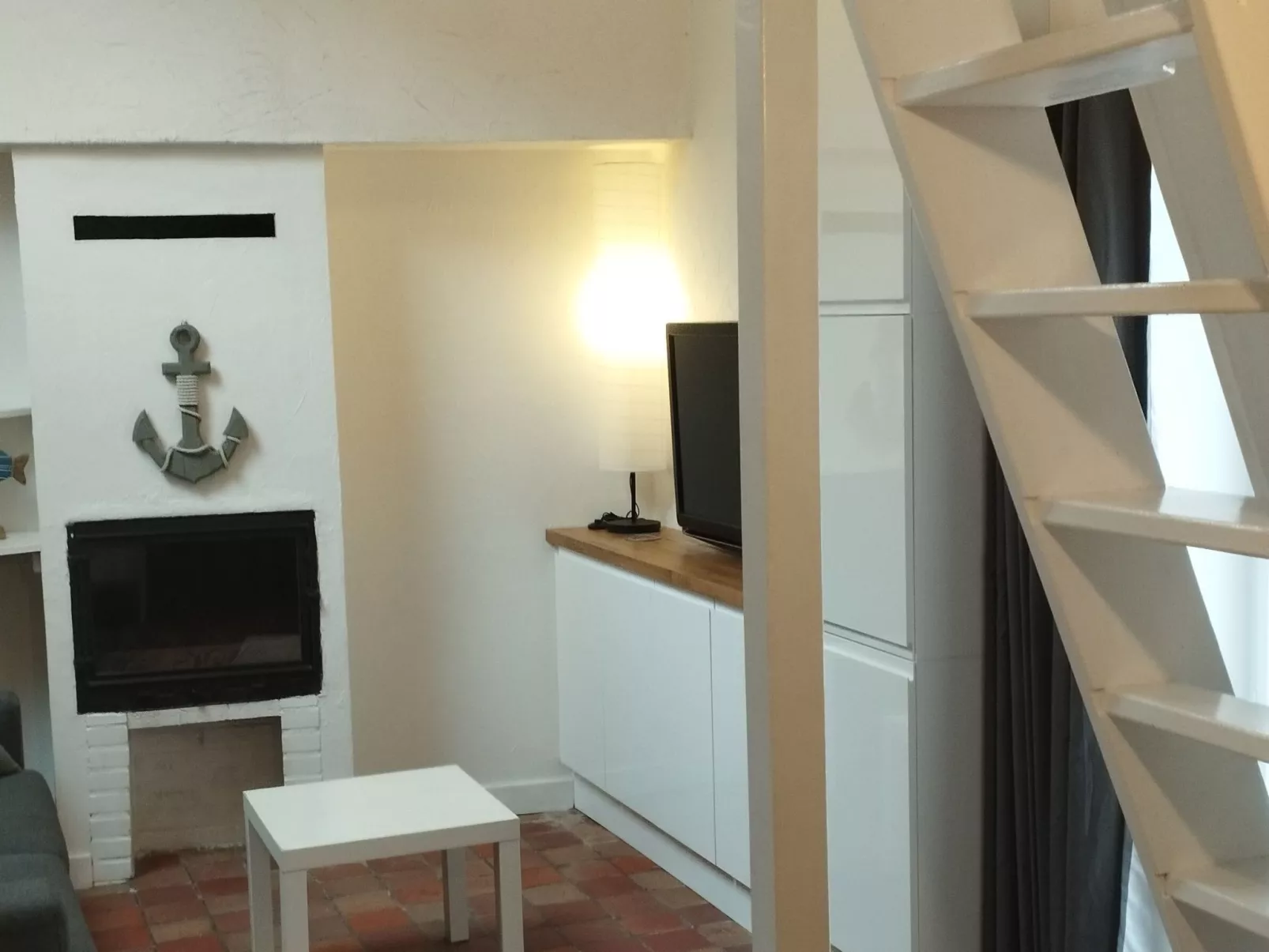 Großes Haus mit überdachtem und beheiztem Swimmingpool-Dedans