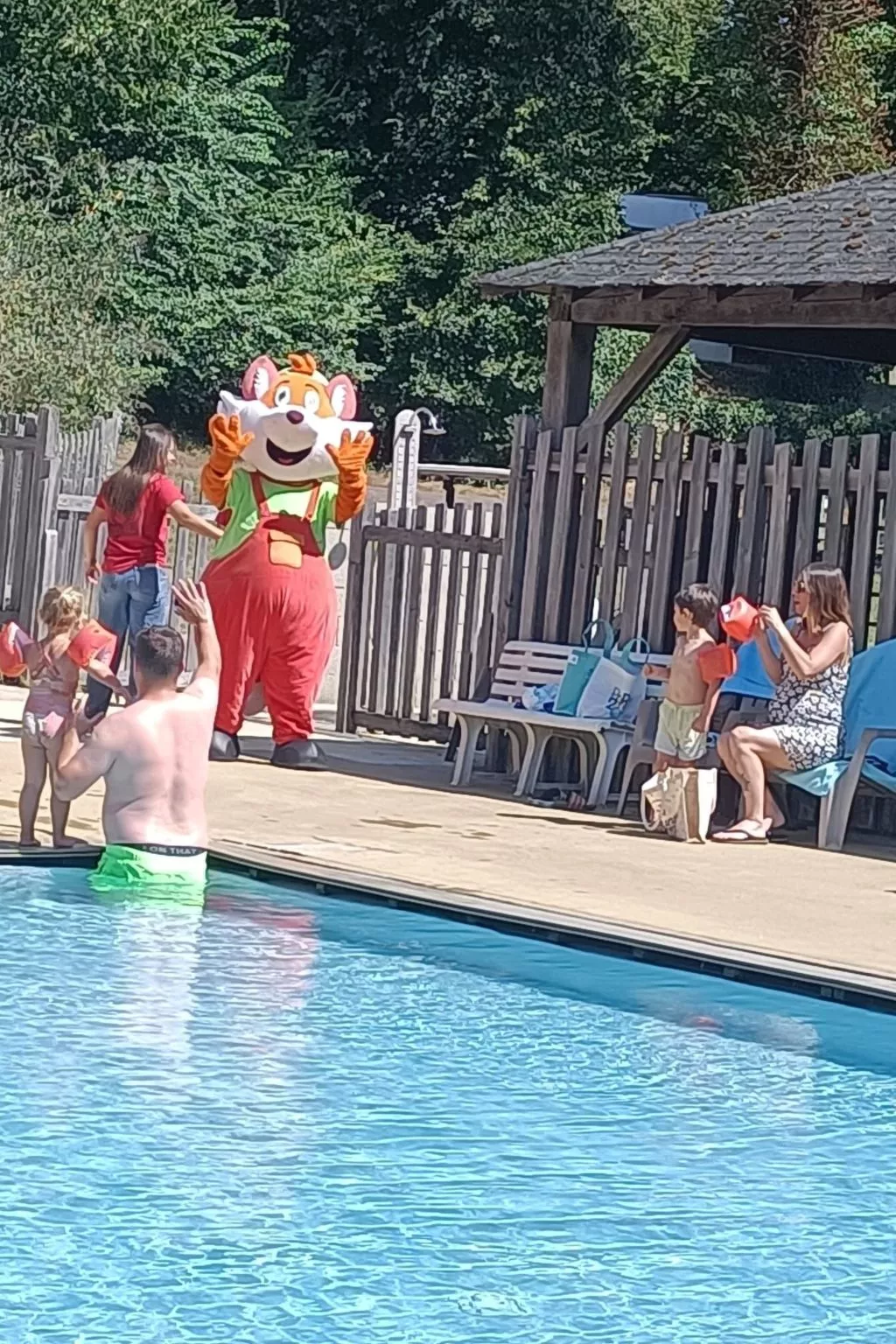 Chalet B10 Yemanisi in der Dordogne-Outside