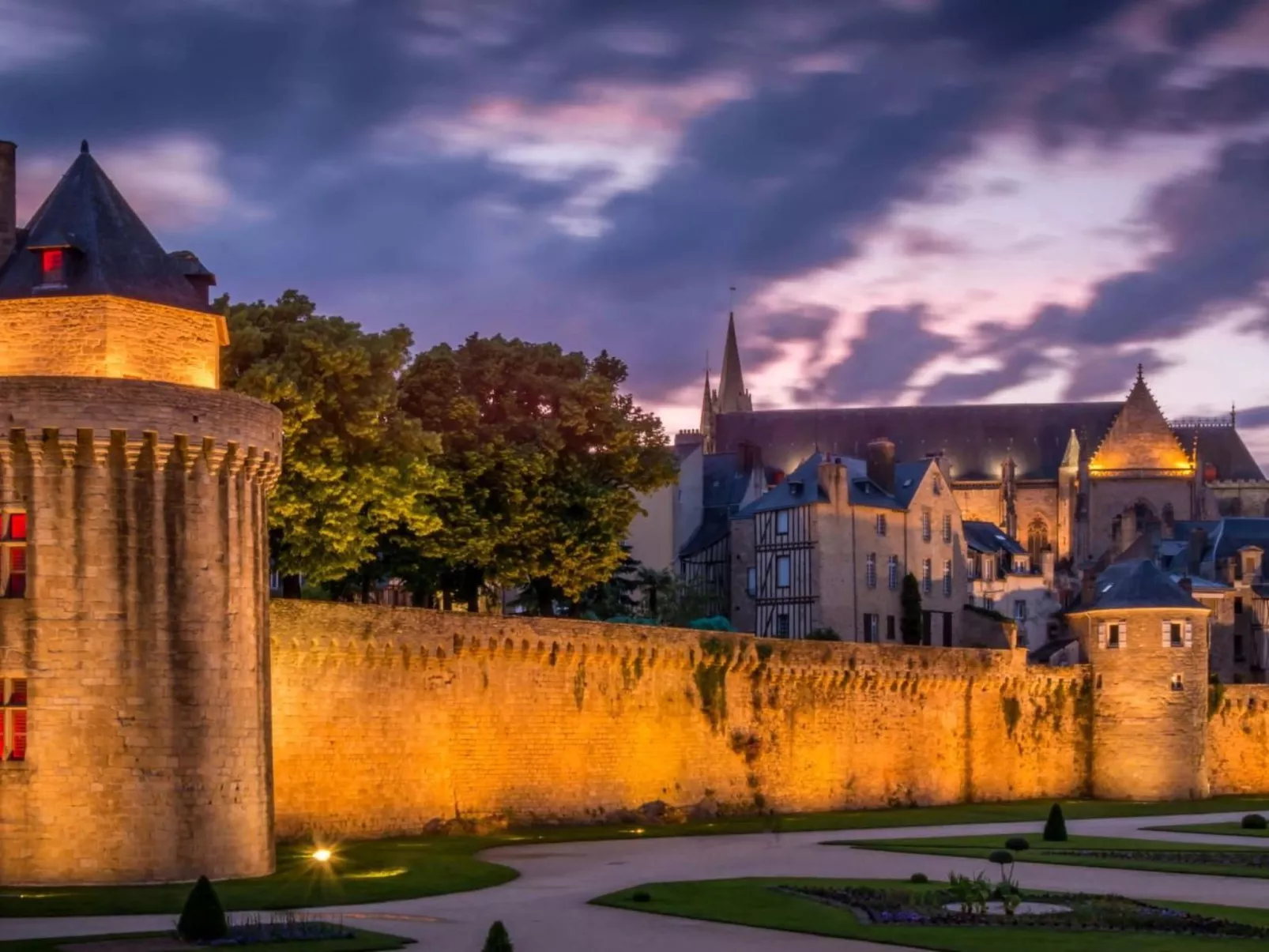 "L'Aube" - privates SPA - ruhig gelegen-Draußen