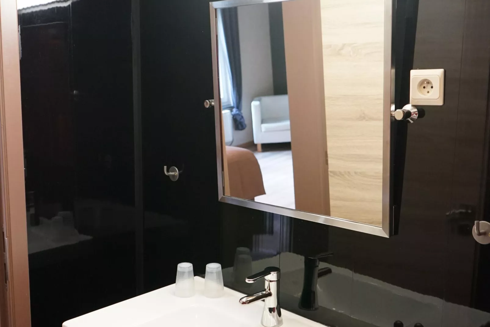 Les 5 Ourthes-Bedroom